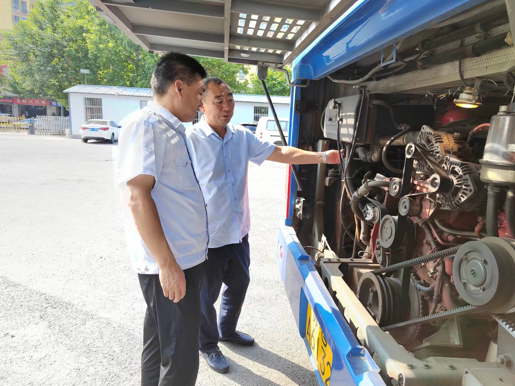 公交集團(tuán)公交事業(yè)二部開(kāi)展中秋節(jié)前安全生產(chǎn)專(zhuān)項(xiàng)大檢查