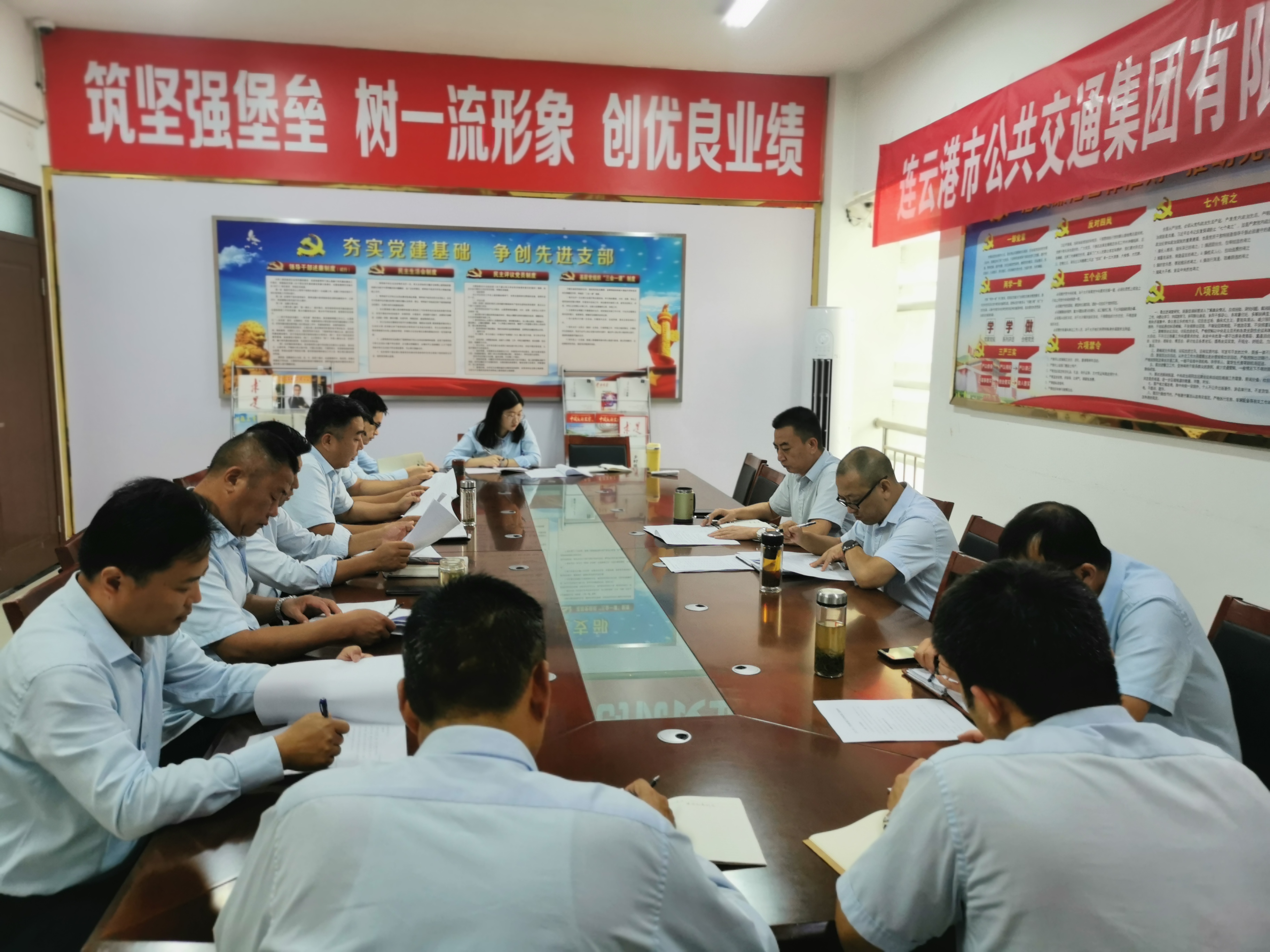 繃緊每根弦，守牢每條線，機(jī)務(wù)管理不松懈