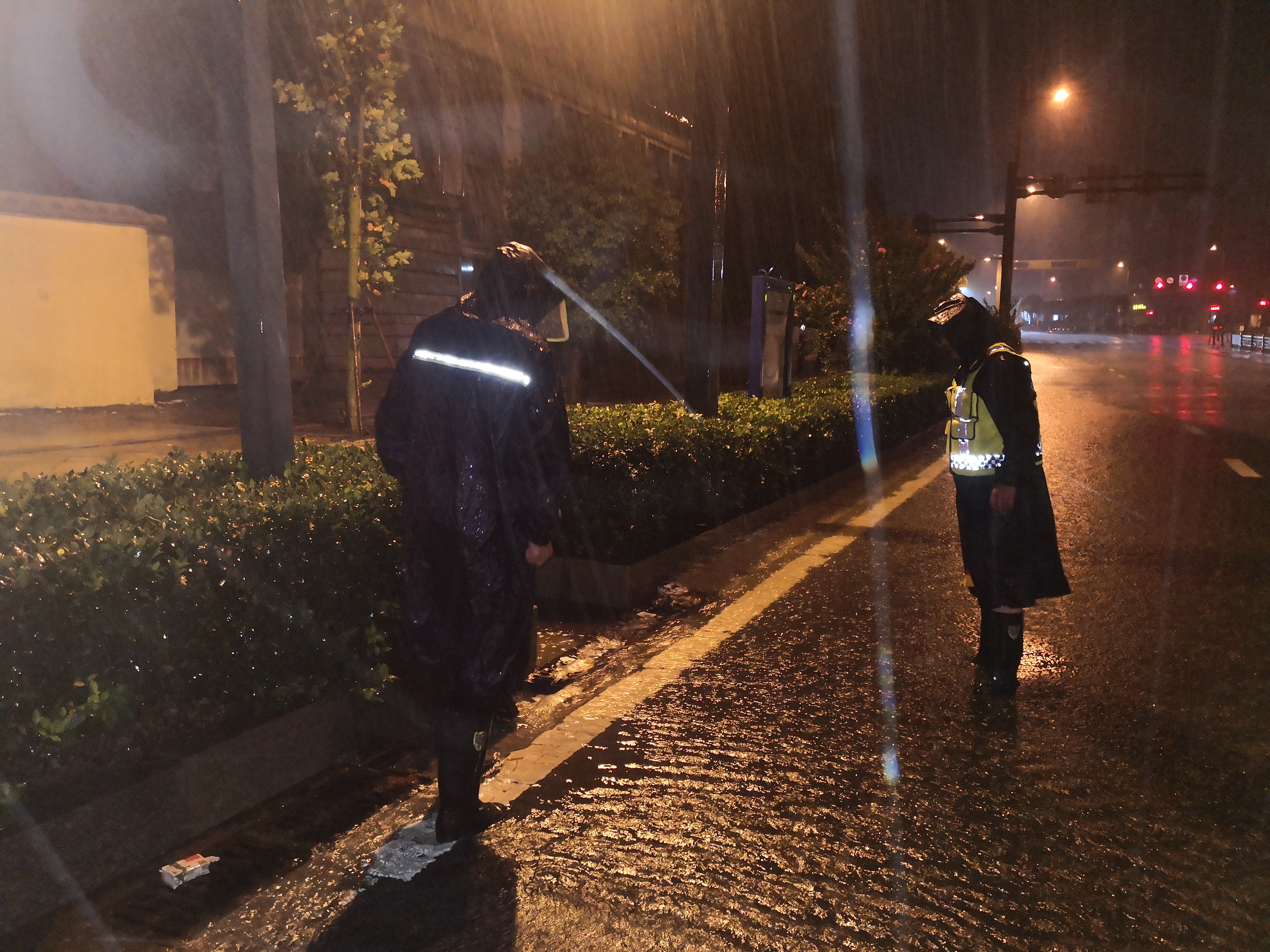 防御臺(tái)風(fēng)，公交事業(yè)二部一直在行動(dòng)