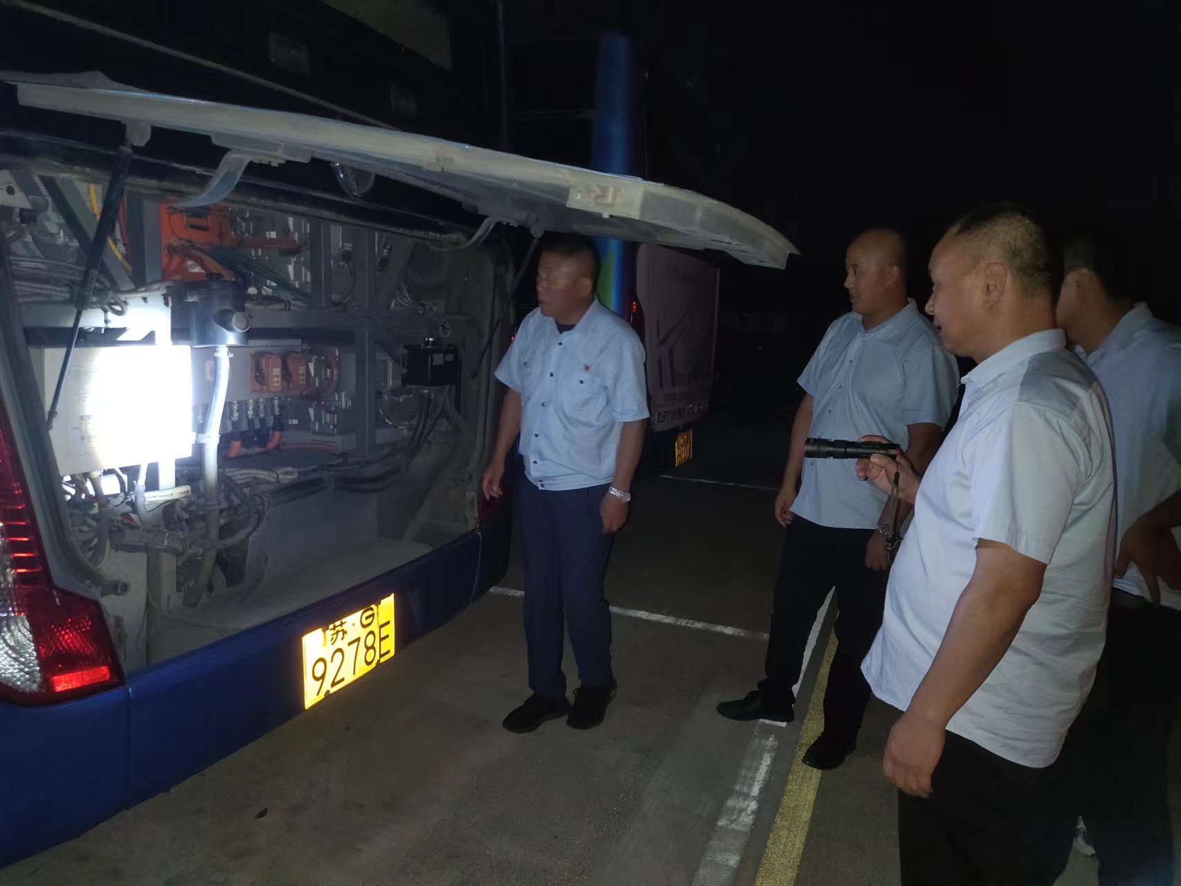 經(jīng)營(yíng)發(fā)展事業(yè)部開(kāi)展徐圩駐站夜查工作