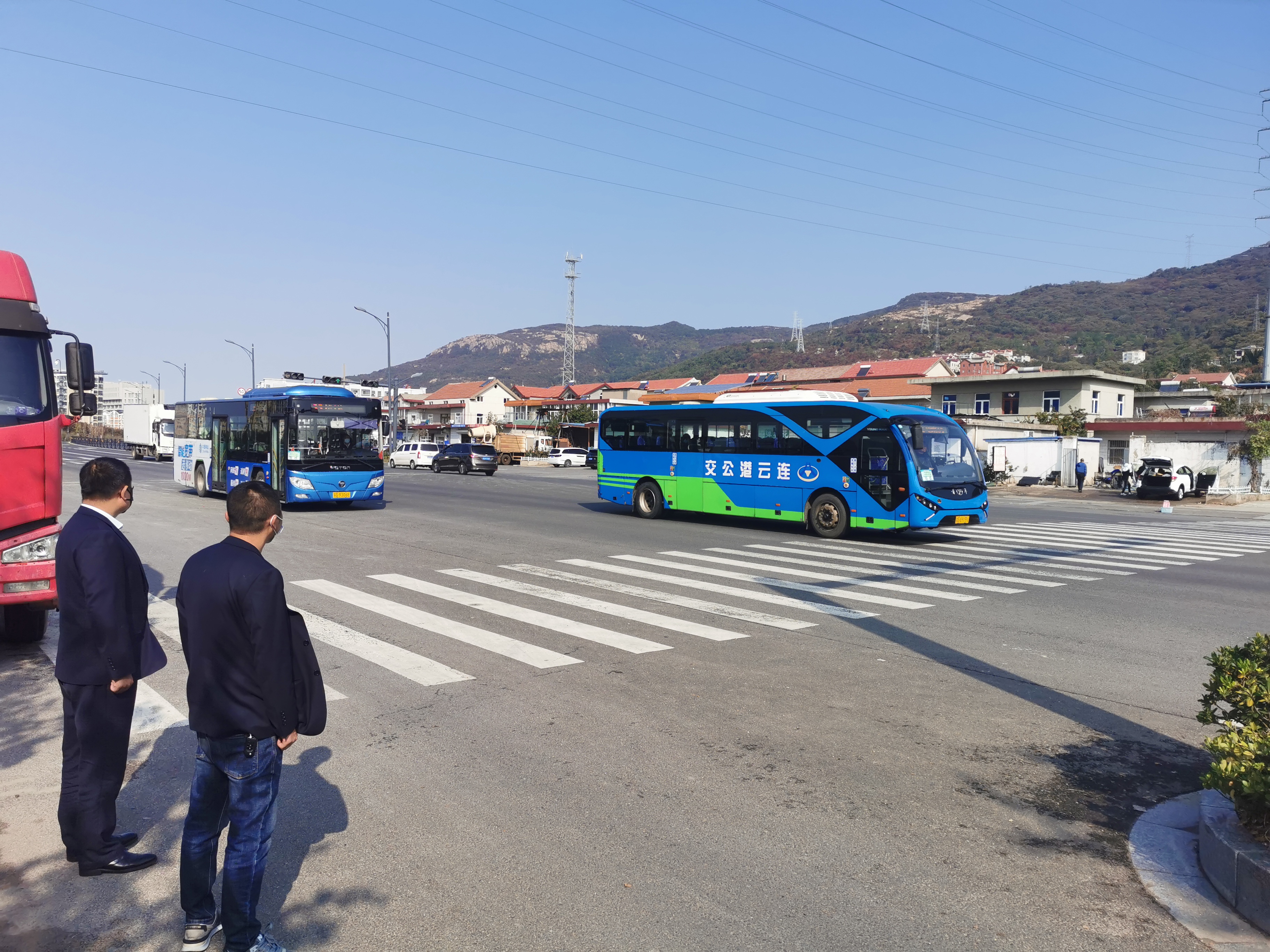 公交集團公交事業(yè)二部多措并舉開展車輛路口行車安全專項檢查