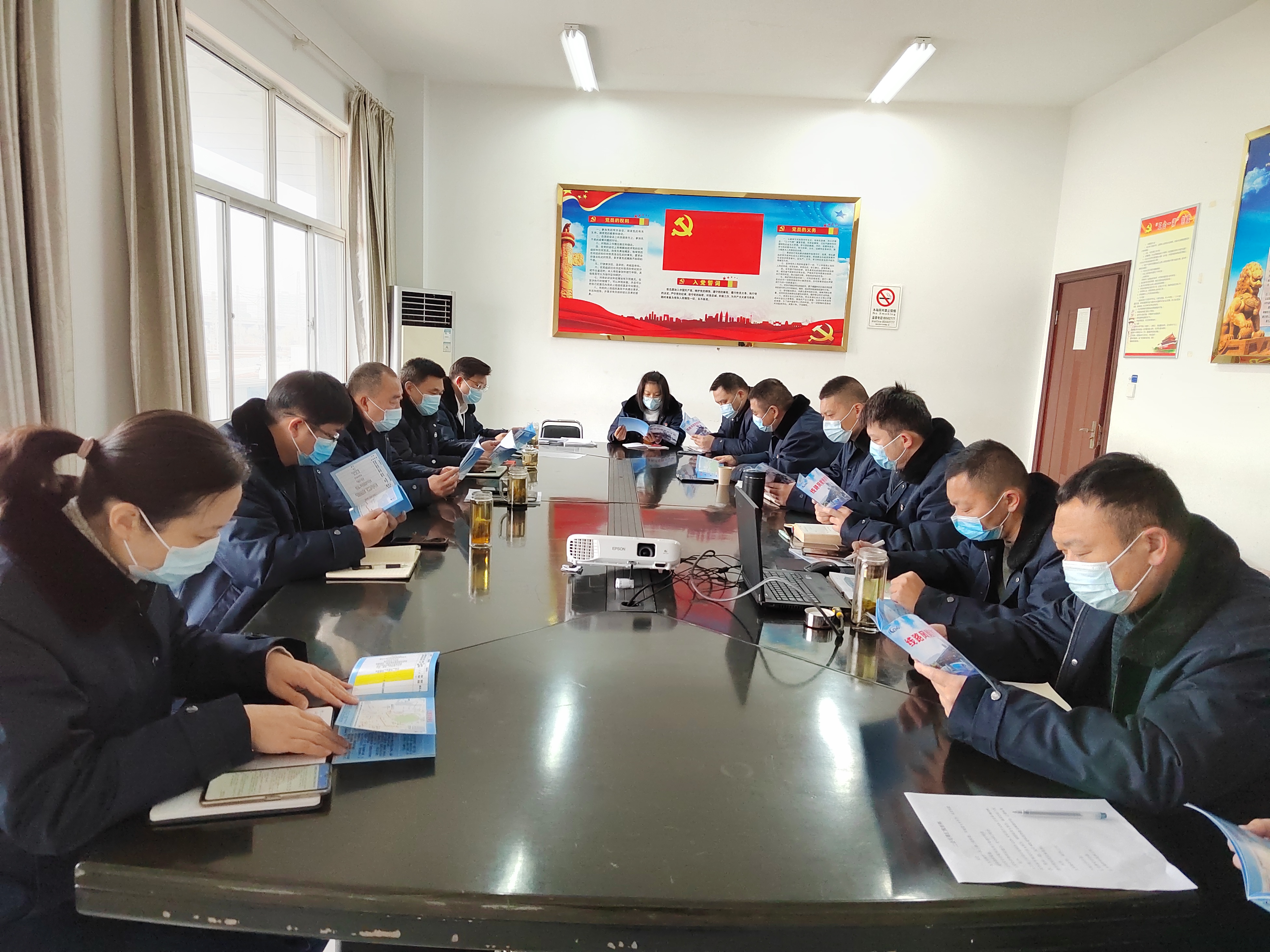 公交集團(tuán)公交事業(yè)二部開展線路風(fēng)險辨識專題培訓(xùn)