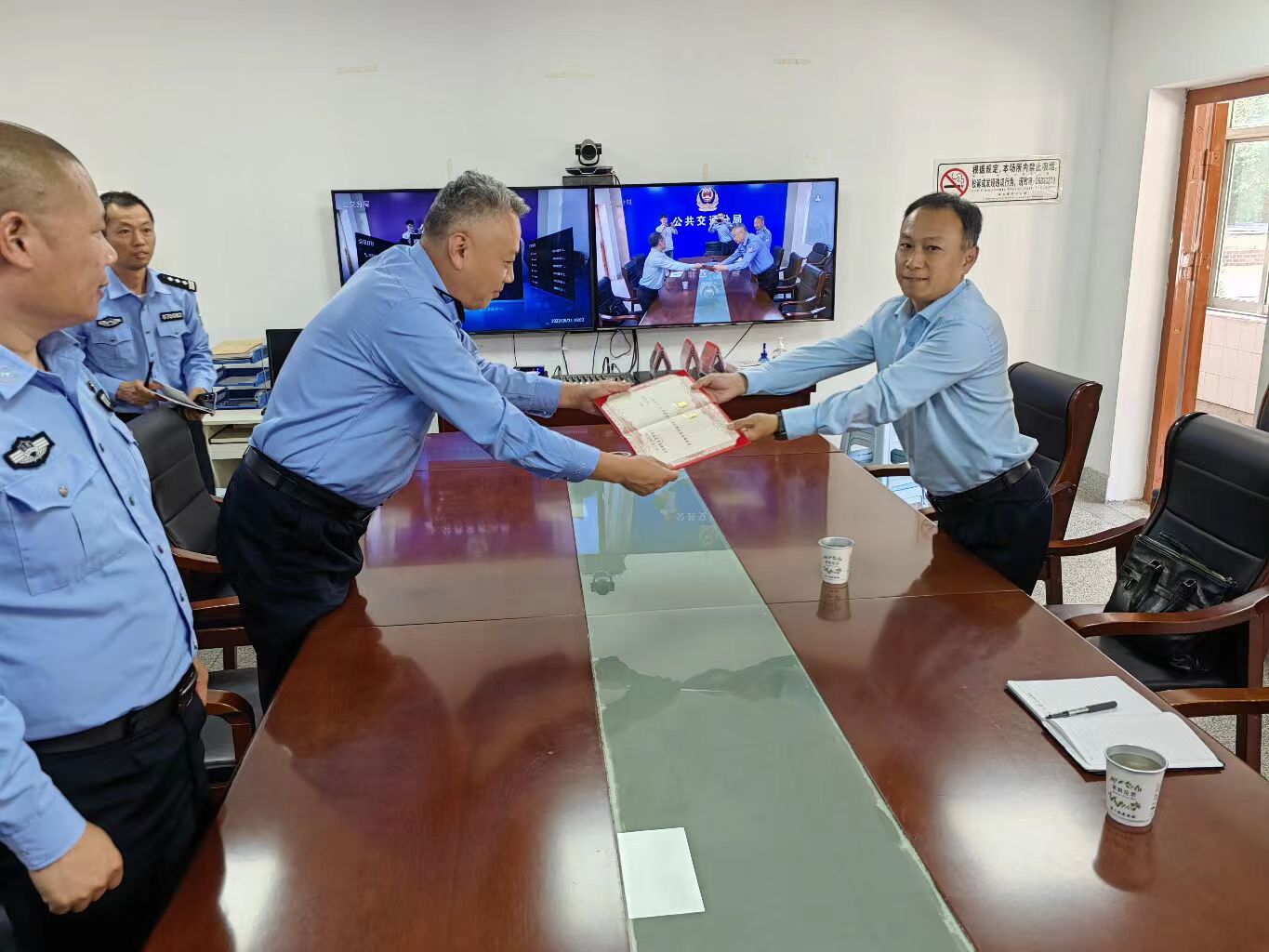 一份“特殊”的聘書，既是榮譽(yù)，更是鞭策！新的里程 新的使命——安全保衛(wèi)部于亮獲聘江蘇省公共交通安保專家