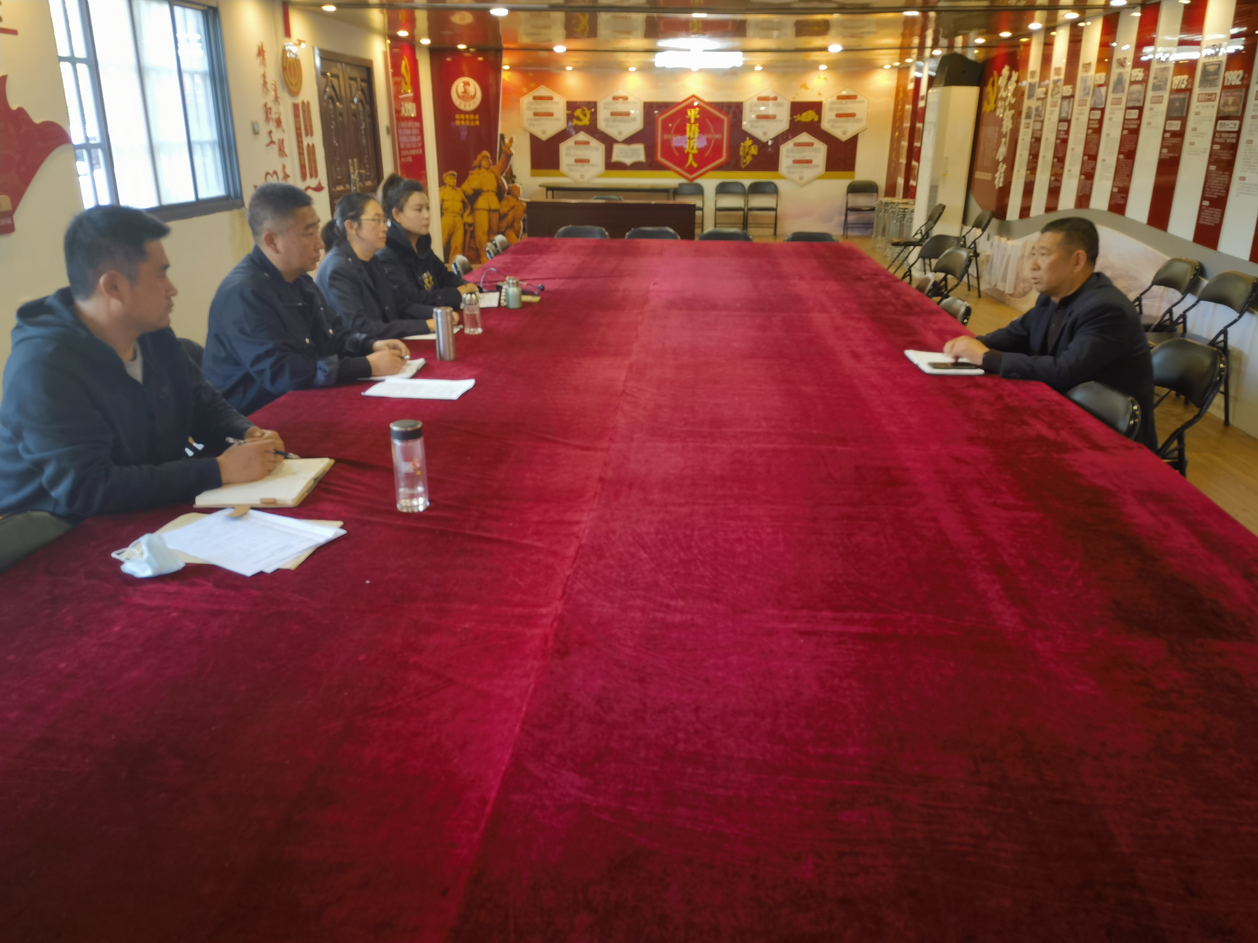 公交集團公交事業(yè)一部召開理論中心組專題會學(xué)習(xí)習(xí)近平：加快構(gòu)建新發(fā)展格局  把握未來發(fā)展主動權(quán)