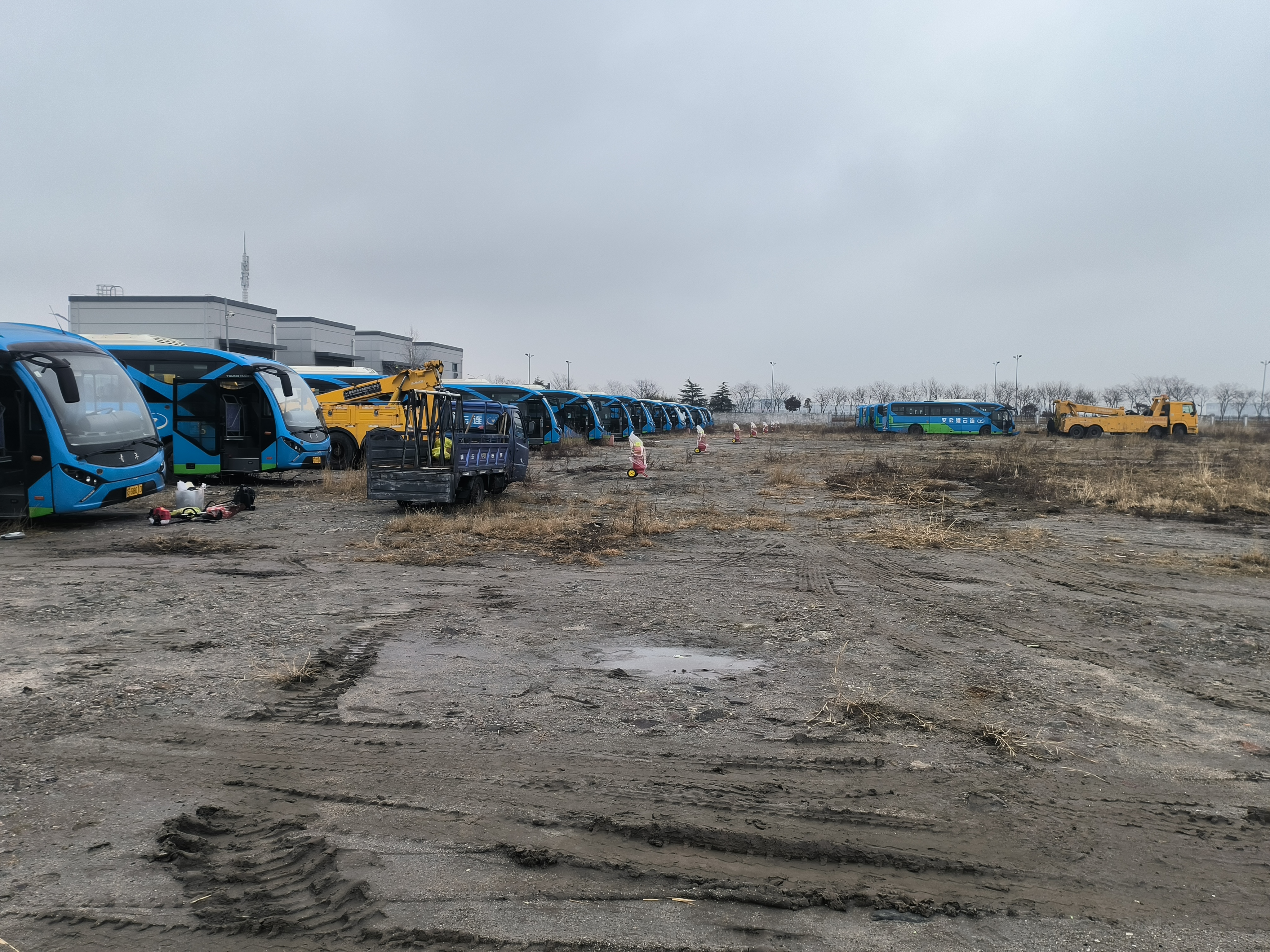 公交集團經(jīng)營發(fā)展事業(yè)部清掃場站，消除安全隱患