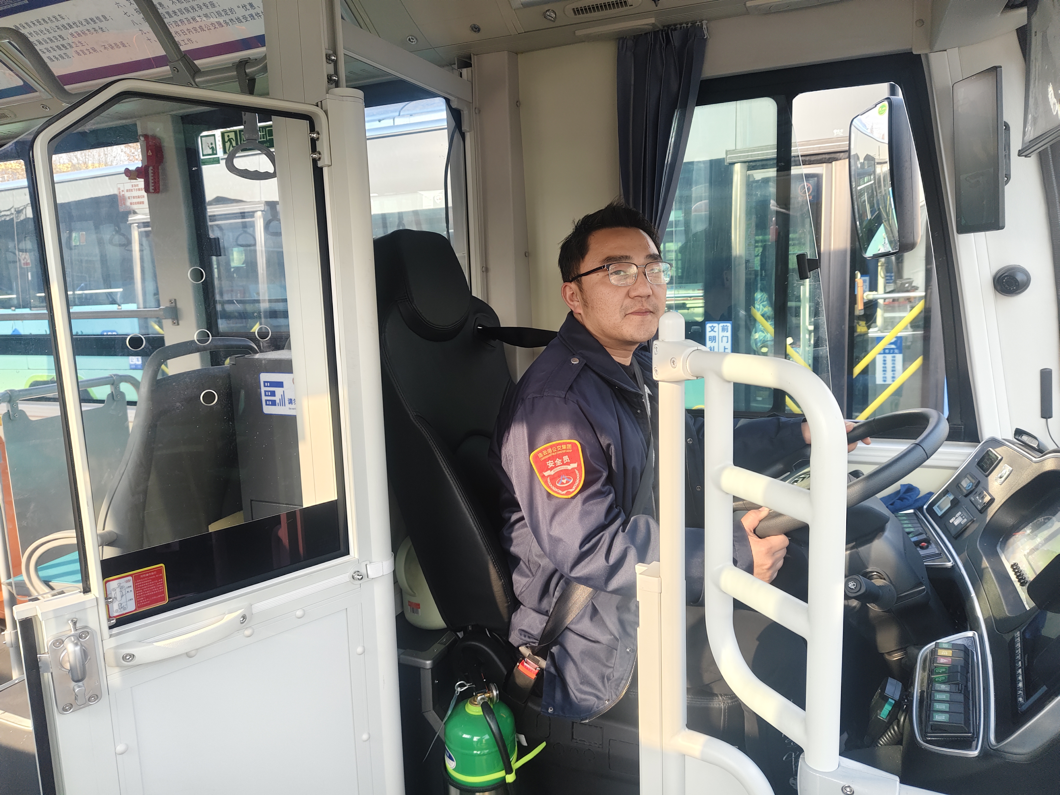 【公交正能量】19路公交駕駛員陳輝默默服務(wù)獲表揚