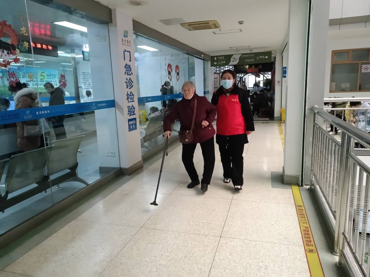 助老暖人心，錦旗表感謝--公交集團(tuán)B3線志愿服務(wù)獲肯定