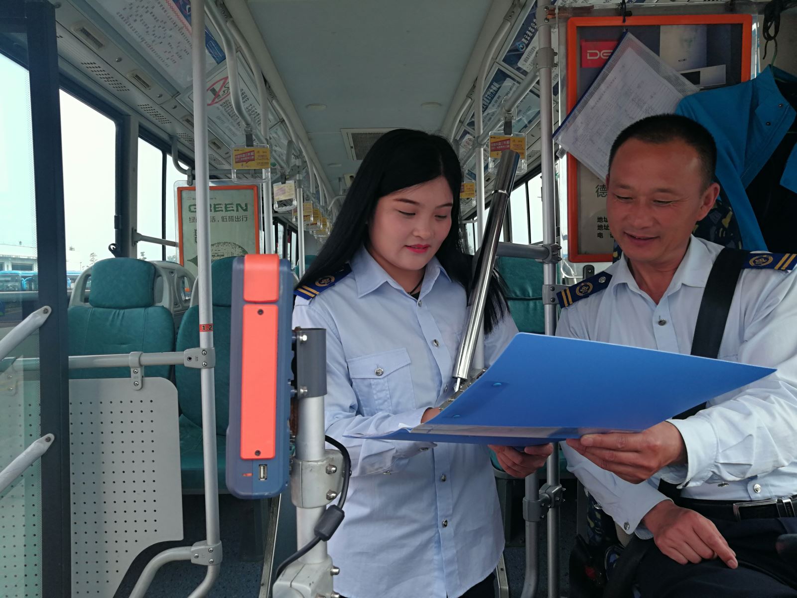 公交集團快速公交事業(yè)部深入開展創(chuàng)文工作