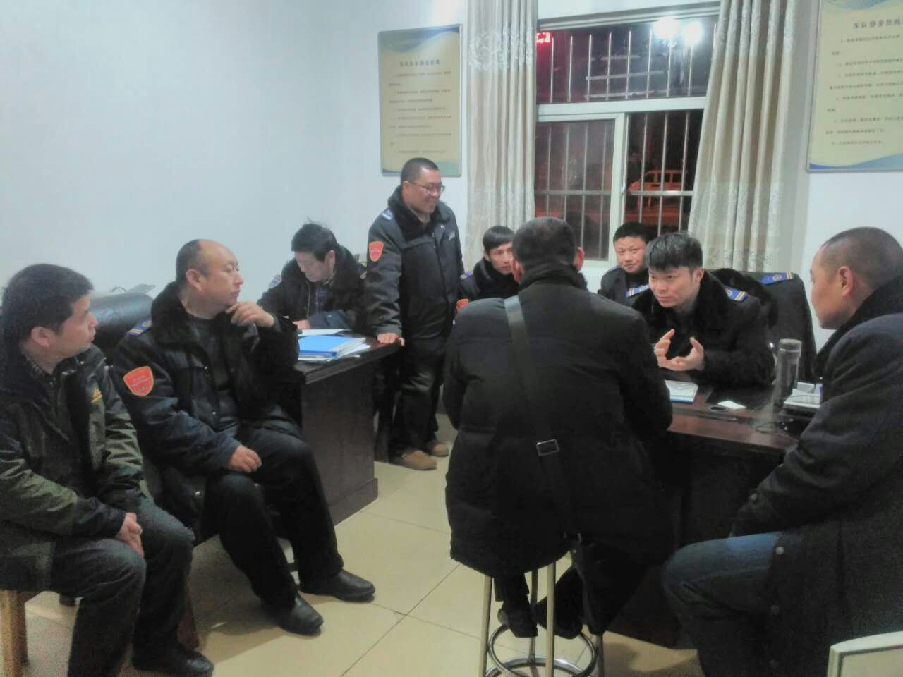 公交快速公司車隊(duì)召開公交B12線專項(xiàng)安全行車會(huì)議