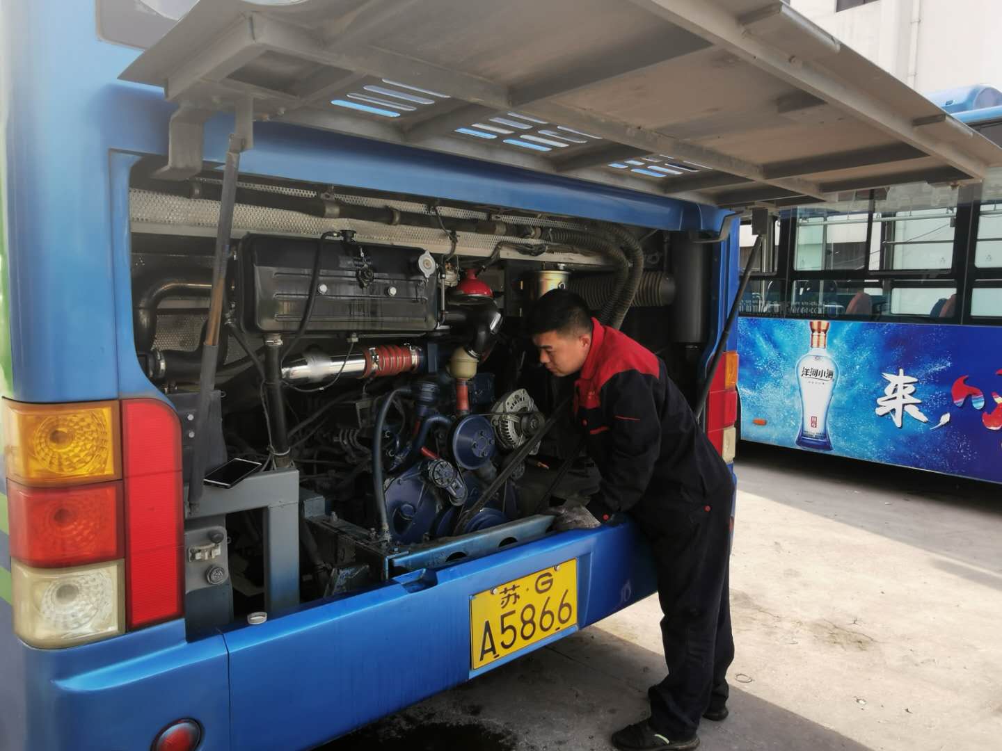 探索管理模式——公交集團(tuán)機(jī)務(wù)技術(shù)部走出精細(xì)化管理第一步