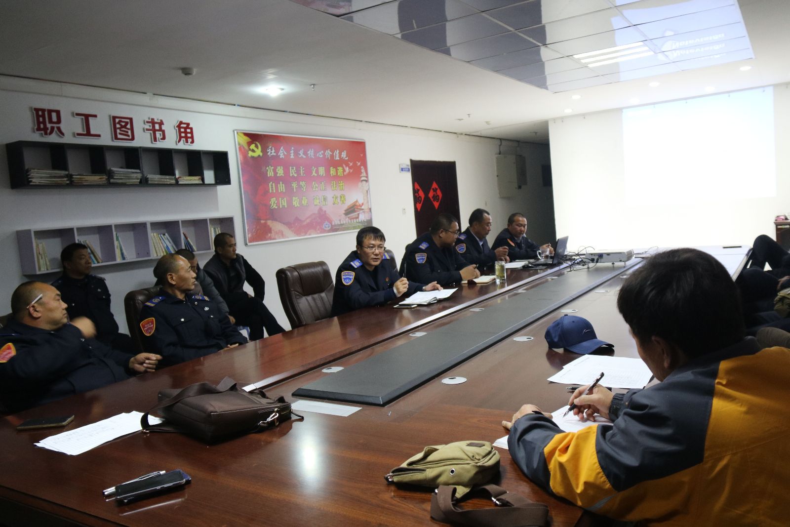 公交集團(tuán)海州公司開(kāi)展“愛(ài)車(chē)節(jié)電工作法”培訓(xùn)活動(dòng)