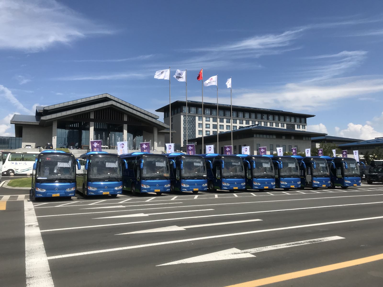 公交集團(tuán)東部公司積極做好農(nóng)洽會運輸保障工作