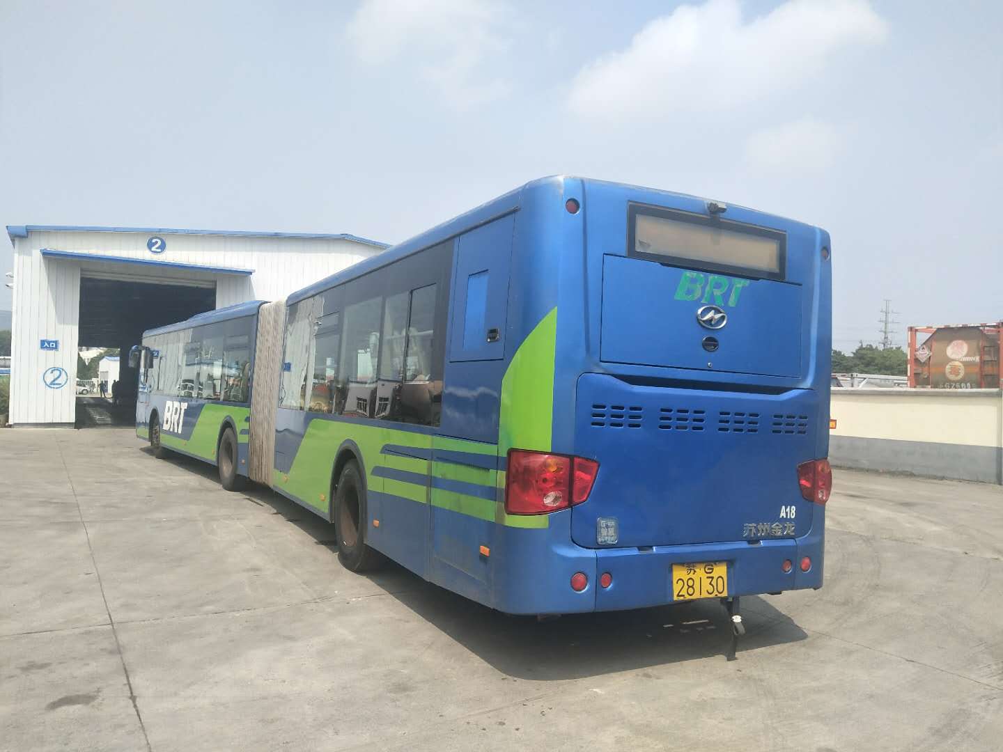 快速公交事業(yè)部組織車輛年審、二維