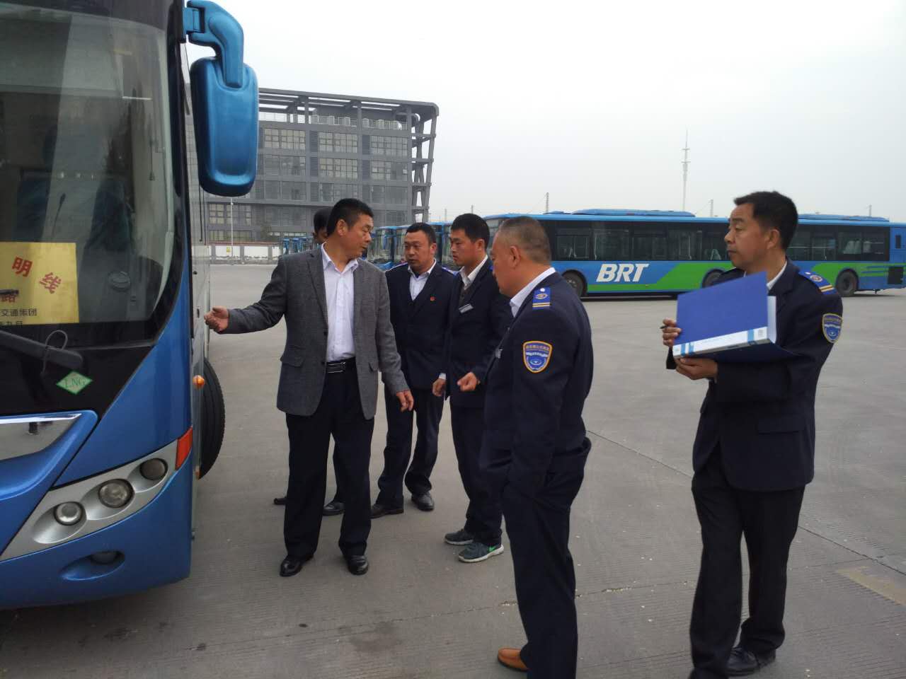公交快速公司開(kāi)展機(jī)務(wù)檢查工作 助推文明城市創(chuàng)建