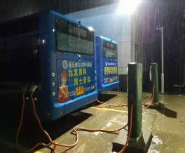 海通公交公司與明茂新能源公司加強(qiáng)雨季安全防護(hù)