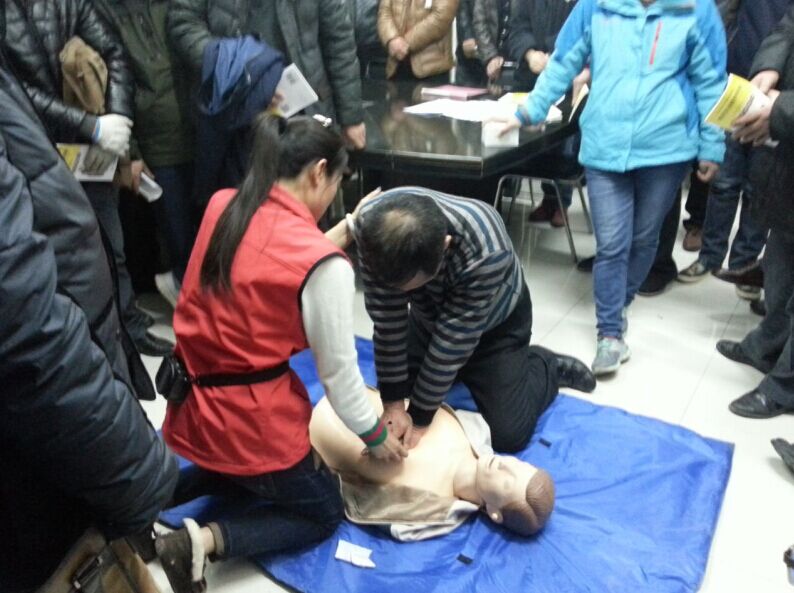 公交東部公司組織開(kāi)展駕駛員應(yīng)急救護(hù)常識(shí)培訓(xùn)