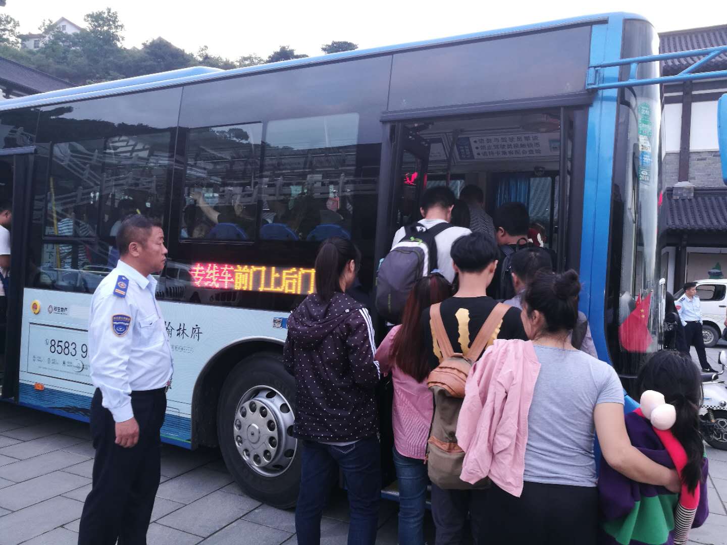 公交海州公司全力做好“國(guó)慶”、“中秋”應(yīng)急保障工作