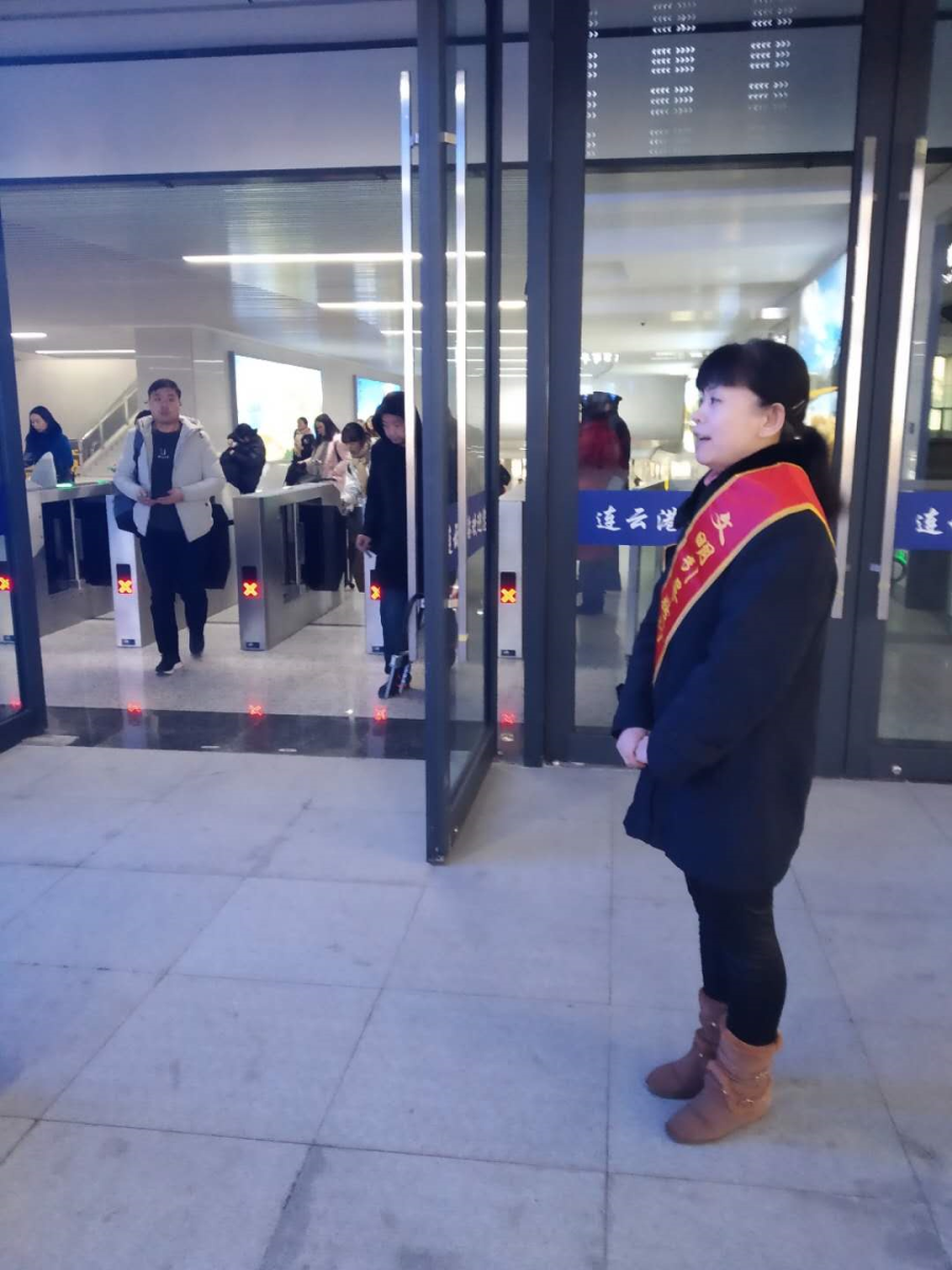 公交集團(tuán)組織開(kāi)展公交出行文明導(dǎo)乘服務(wù)活動(dòng)