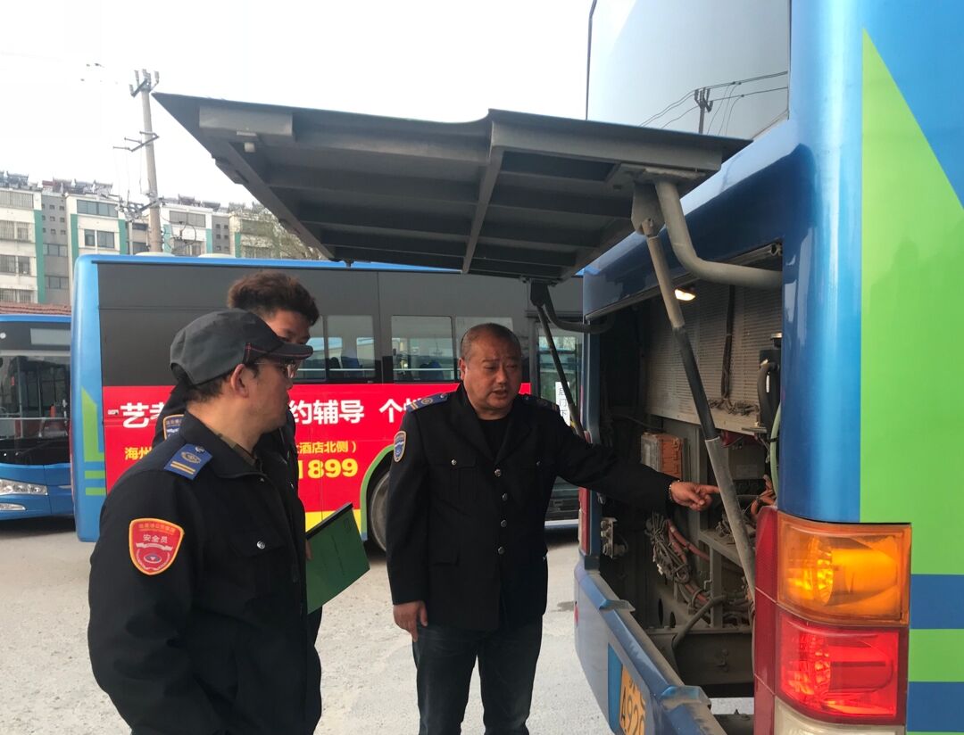 公交集團(tuán)海通公交公司對新上崗駕駛員進(jìn)行跟蹤管理