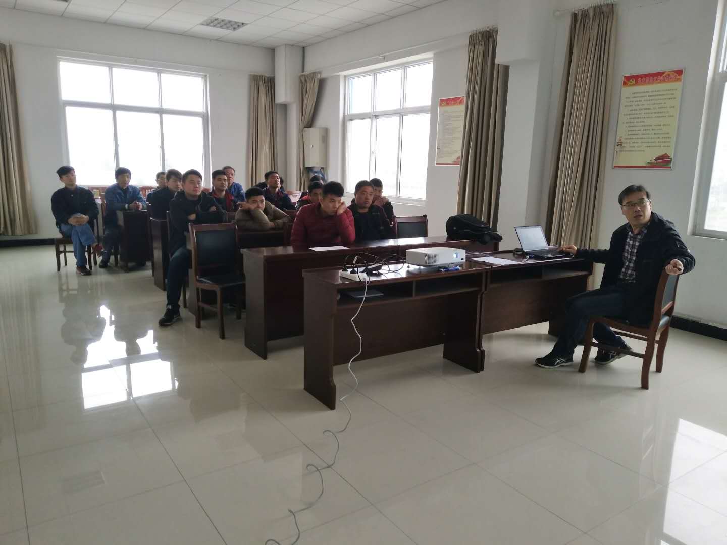 公交集團(tuán)維修公司、大浦保養(yǎng)廠舉辦技能知識(shí)培訓(xùn)活動(dòng)