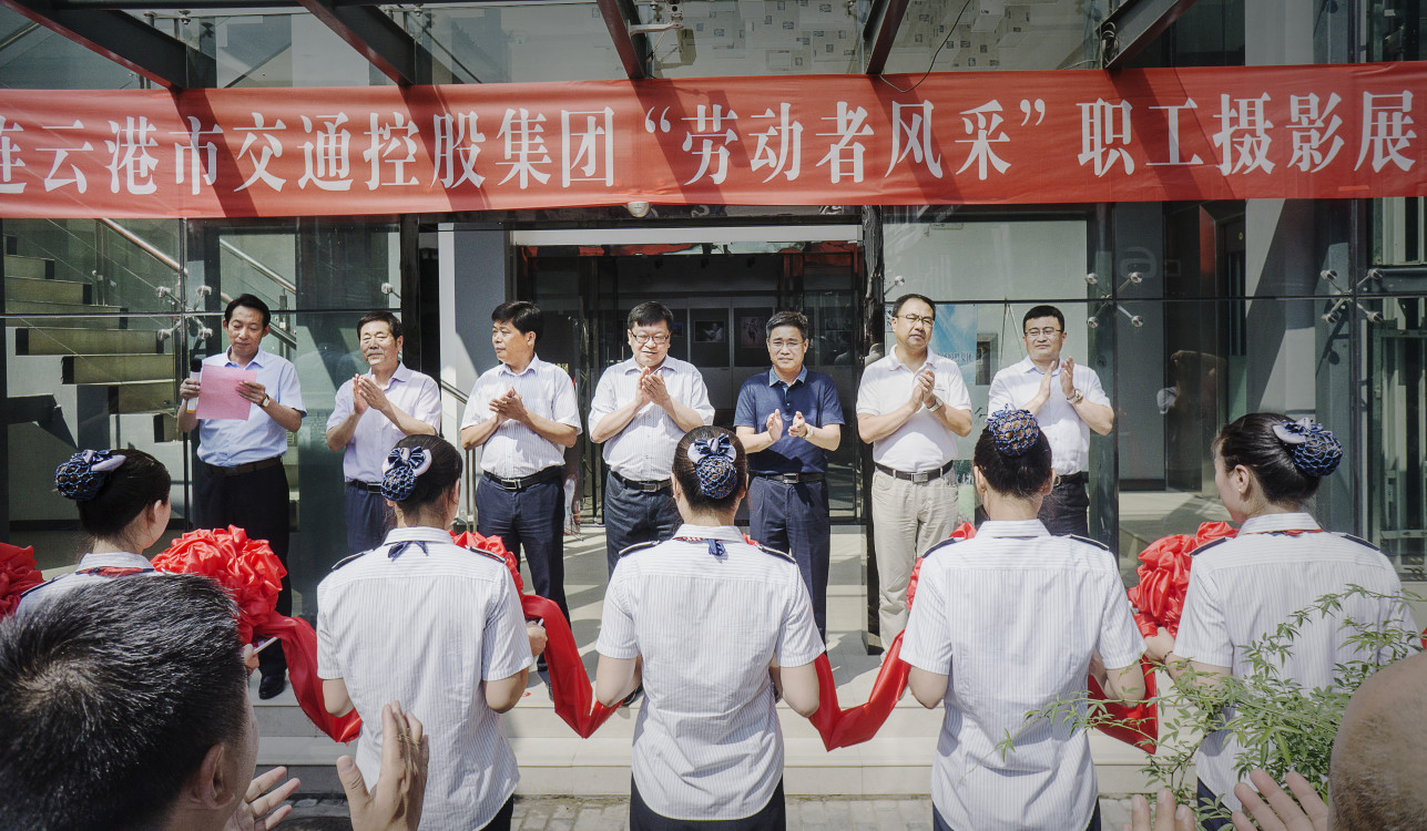 海通公交公司倪子棠獲集團“勞動者風(fēng)采”職工攝影比賽一等獎