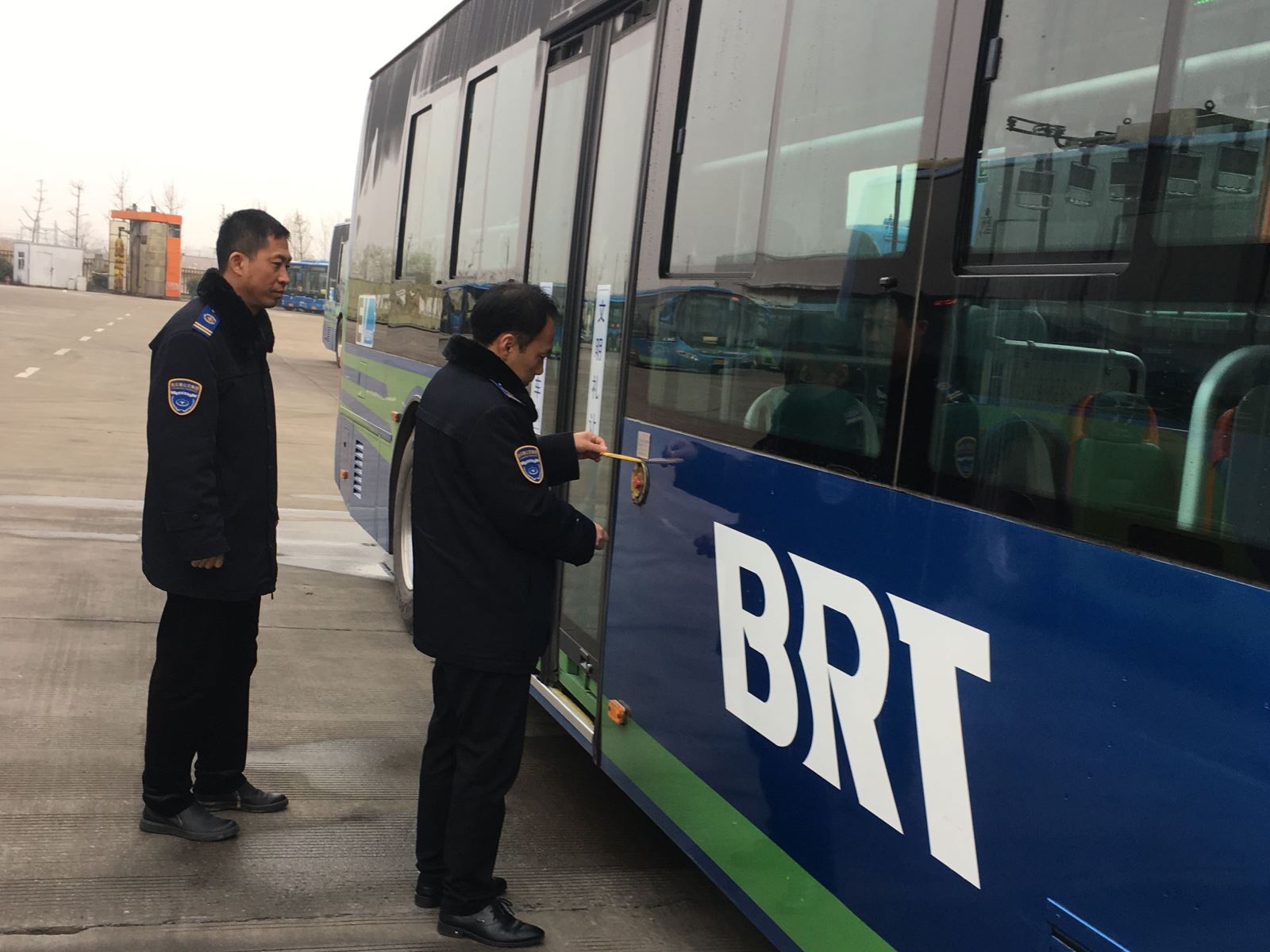 公交集團(tuán)快速公交事業(yè)部開(kāi)展隱患自查自糾工作