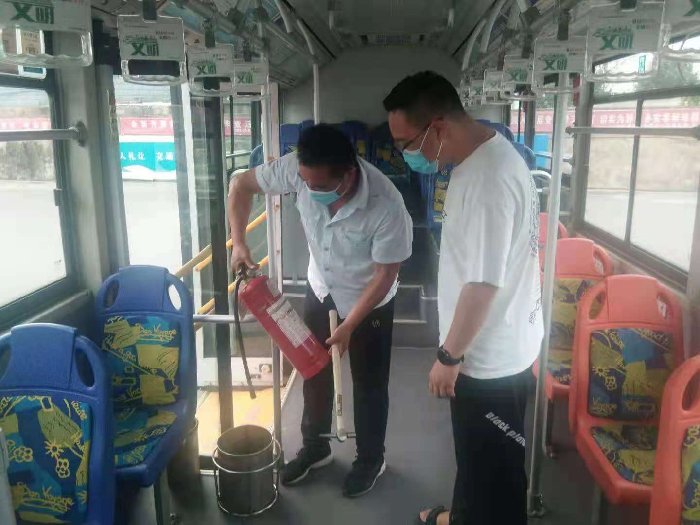 公交集團公交事業(yè)一部防疫、安全兩手抓夯實新入職駕駛員崗前綜合培訓(xùn)