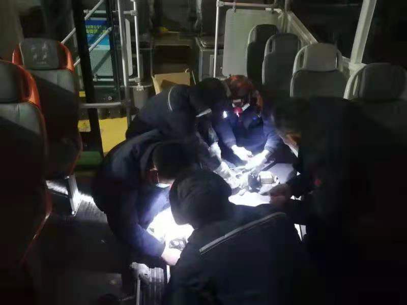 快速公交事業(yè)部開(kāi)展春運(yùn)前車輛綜合大排查工作