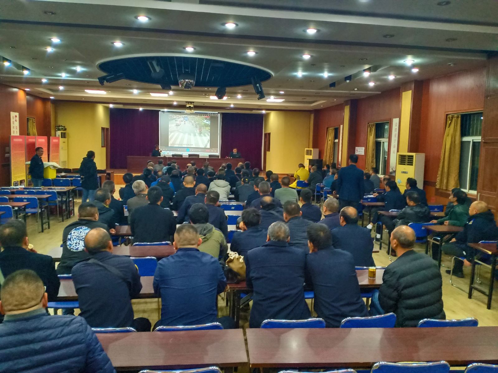 公交集團公交事業(yè)一部開展駕駛員警示教育培訓