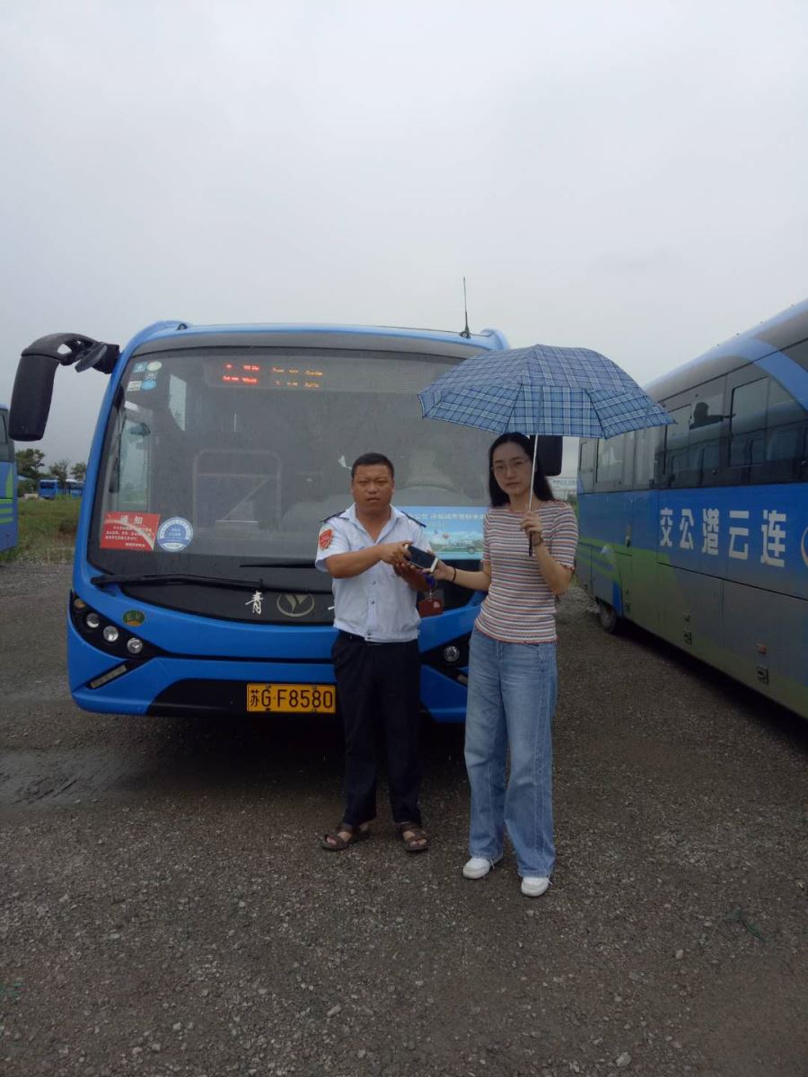 經(jīng)營發(fā)展事業(yè)部53路駕駛員孫林拾金不昧