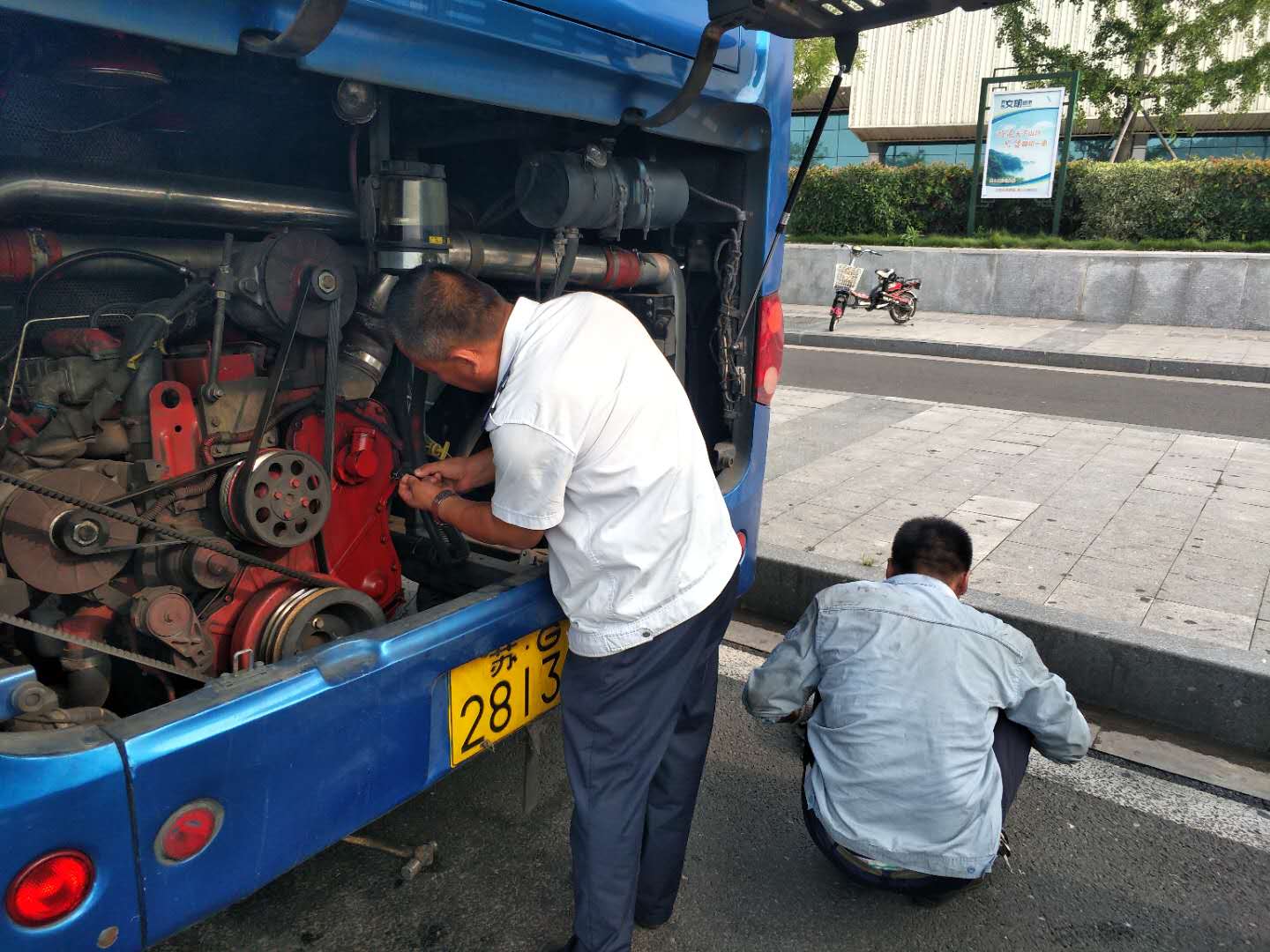 公交集團(tuán)快速公司開展車輛機(jī)務(wù)大檢查