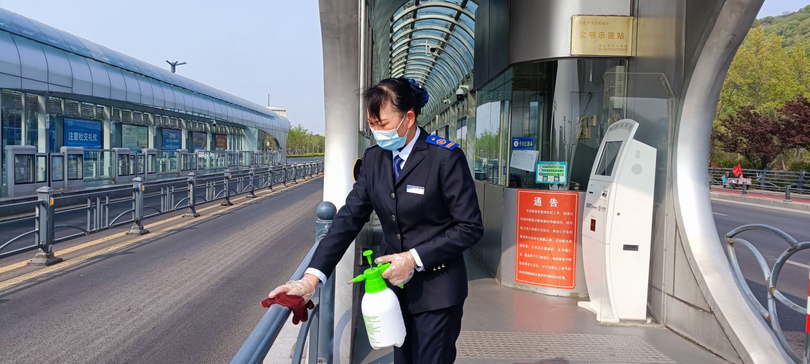 快速公交事業(yè)部站務員張永靜熱心服務臺胞獲稱贊