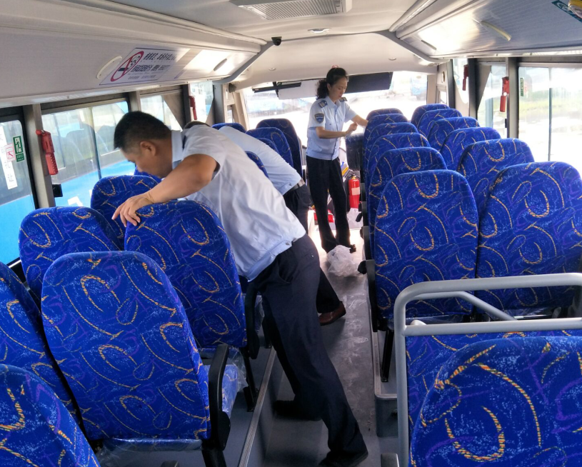 公交集團佳連公司做好車輛調(diào)配工作