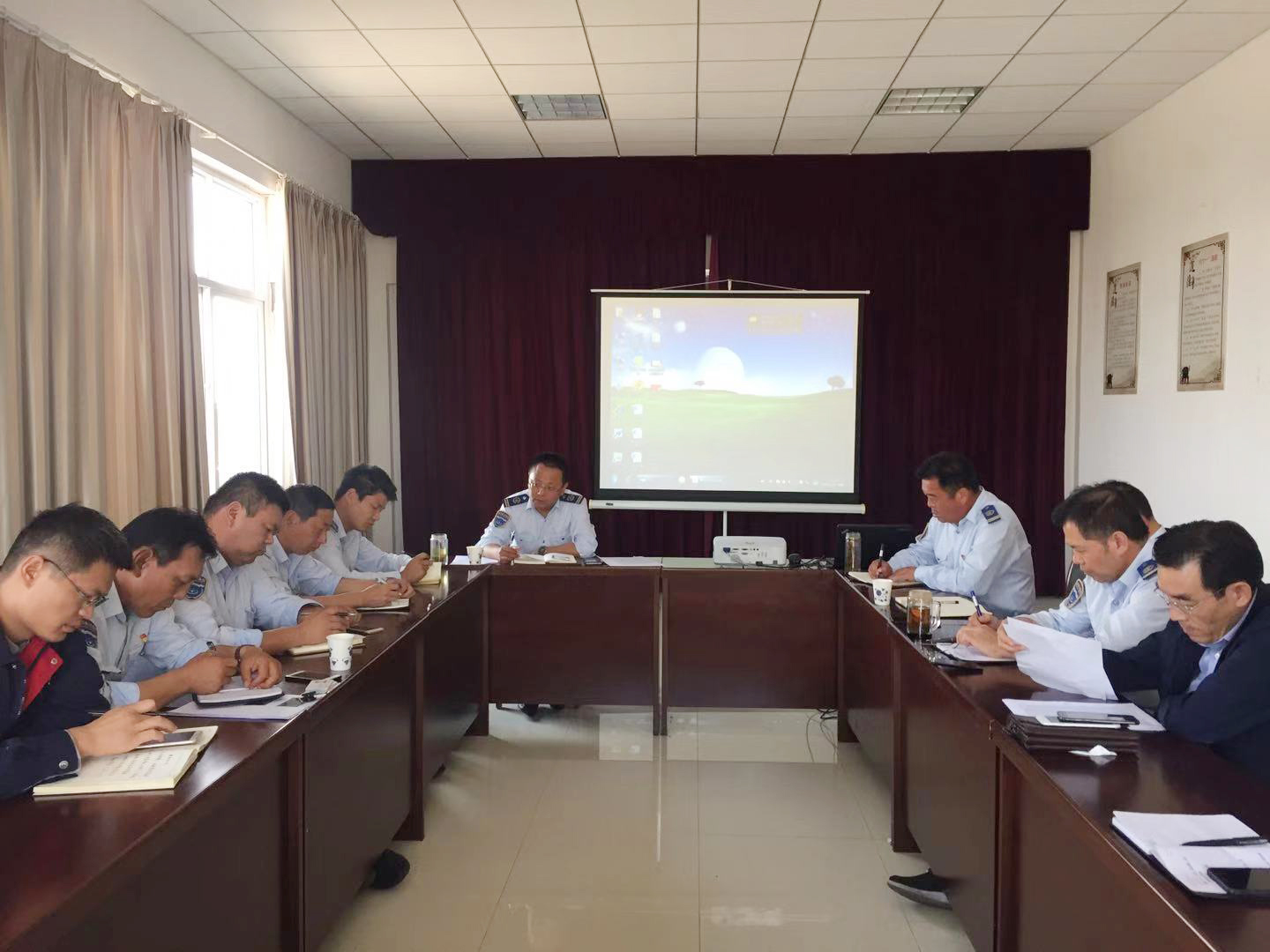 公交集團(tuán)汽服公司召開落實(shí)安全生產(chǎn)責(zé)任制專題會(huì)議