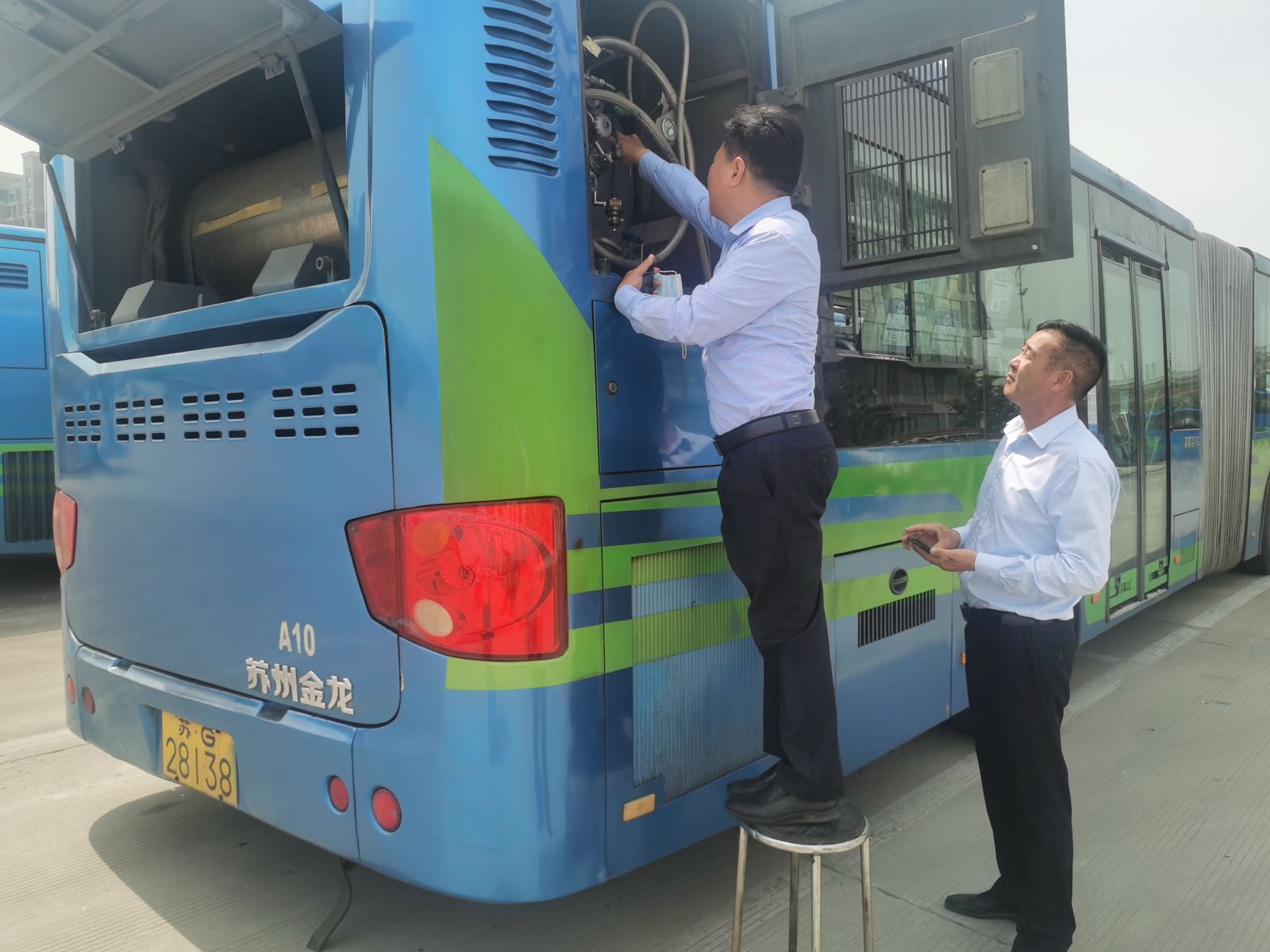 公交集團(tuán)快速公交事業(yè)部開展端午節(jié)前車輛專項檢查工作