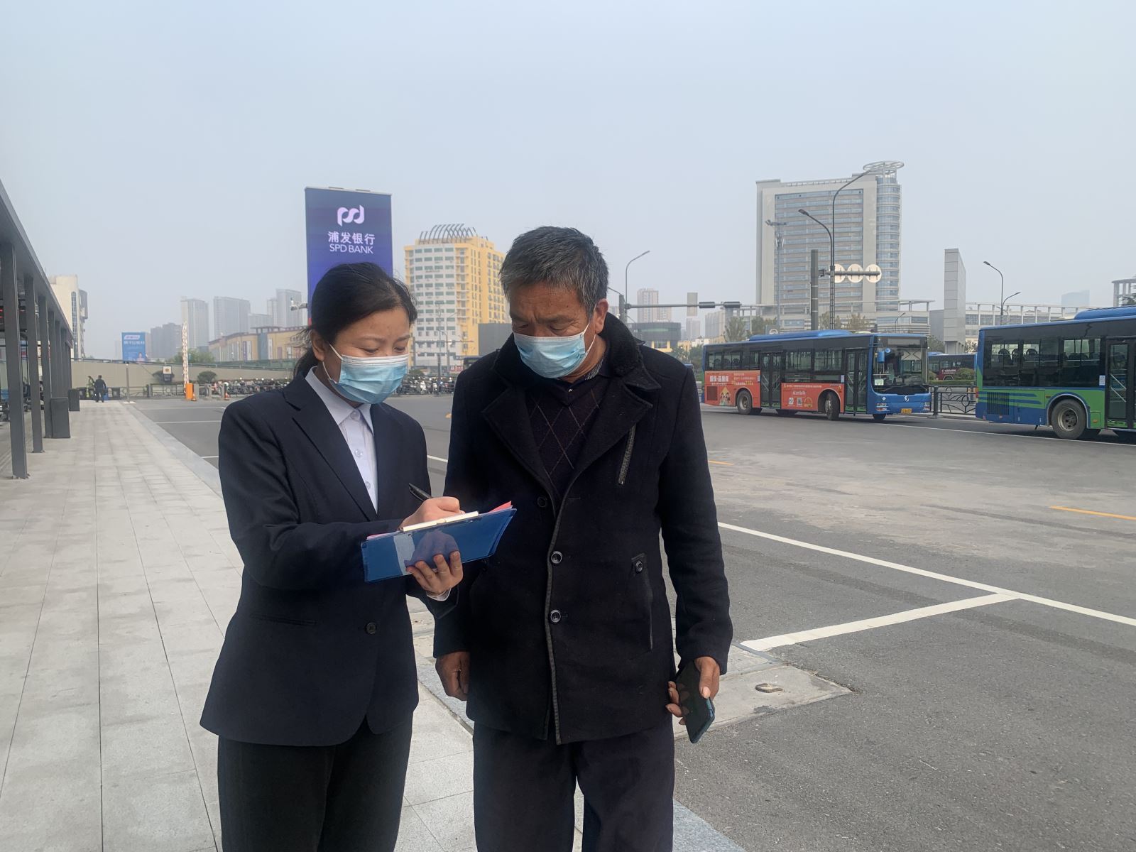 公交集團(tuán)紀(jì)委充分發(fā)揮監(jiān)督保障執(zhí)行作用開(kāi)展公交服務(wù)滿意度調(diào)查問(wèn)卷活動(dòng)