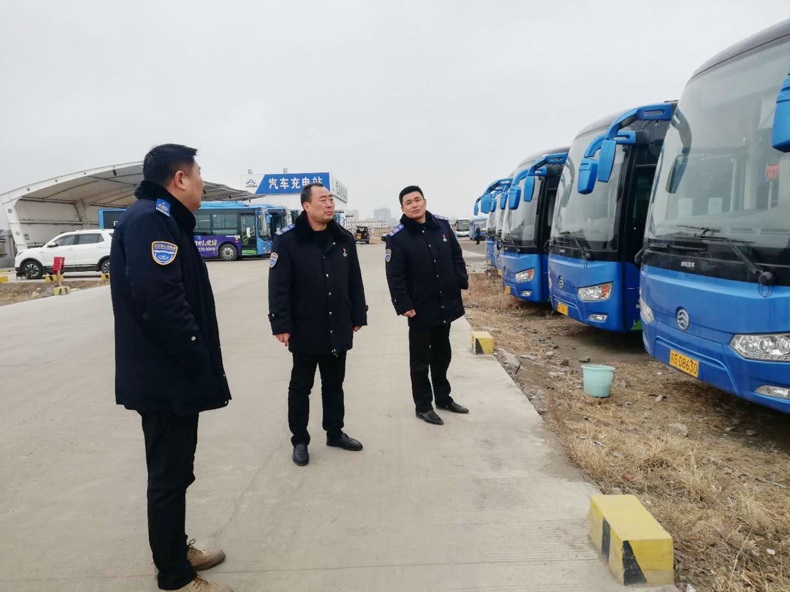 公交集團(tuán)經(jīng)營(yíng)發(fā)展事業(yè)部開(kāi)展鹽池西路停車場(chǎng)安全專項(xiàng)檢查