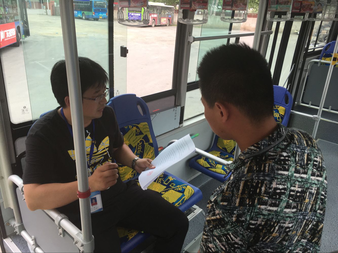 公交新浦公司開展安全生產(chǎn)咨詢?nèi)栈顒?dòng)