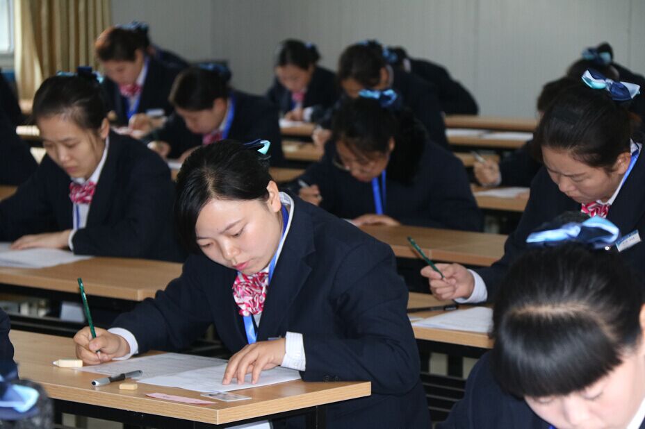 海通快速公交站務(wù)員服務(wù)技能競賽活動圓滿結(jié)束