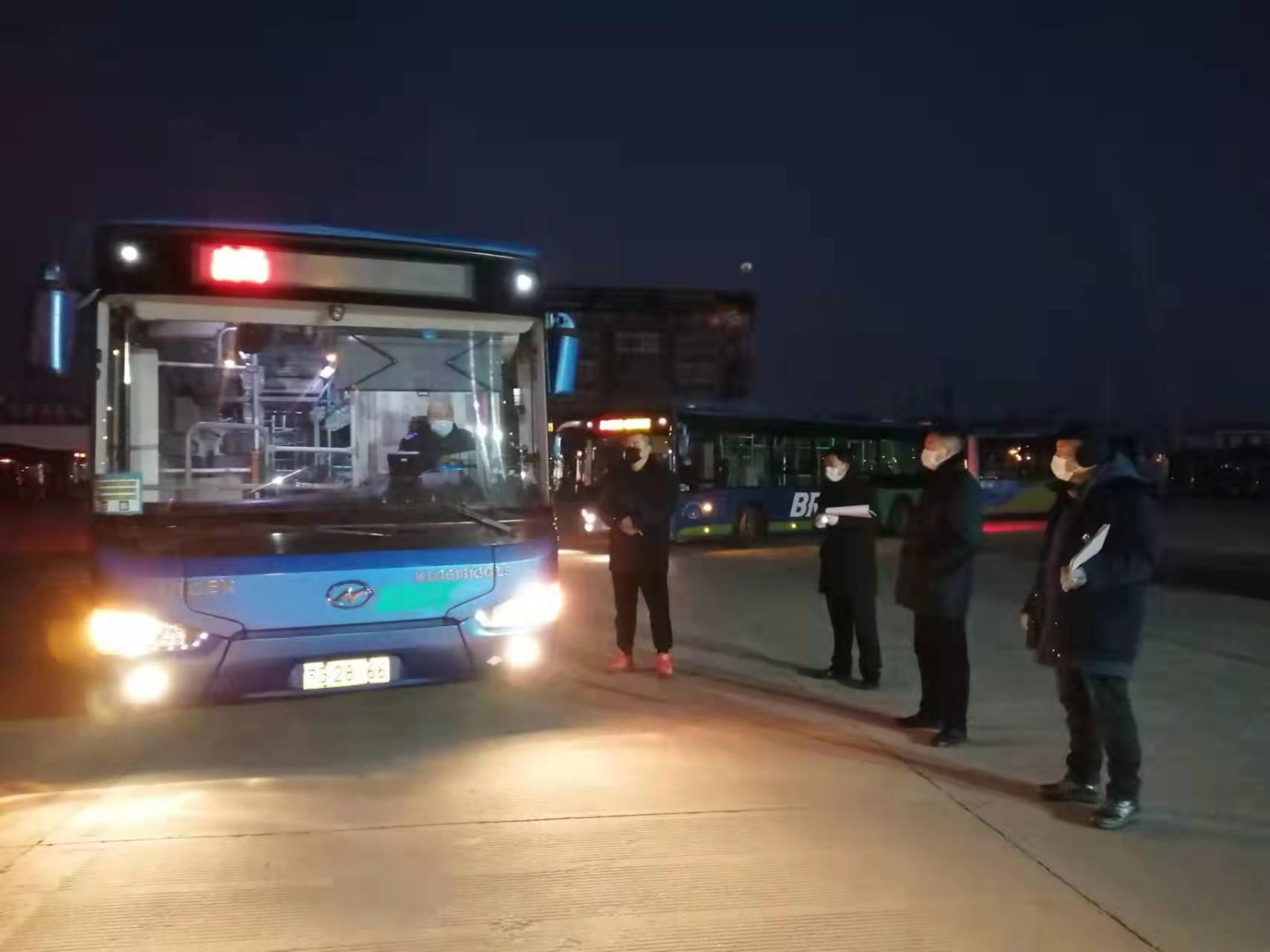 公交集團快速公交事業(yè)部開展春運前綜合大檢查工作