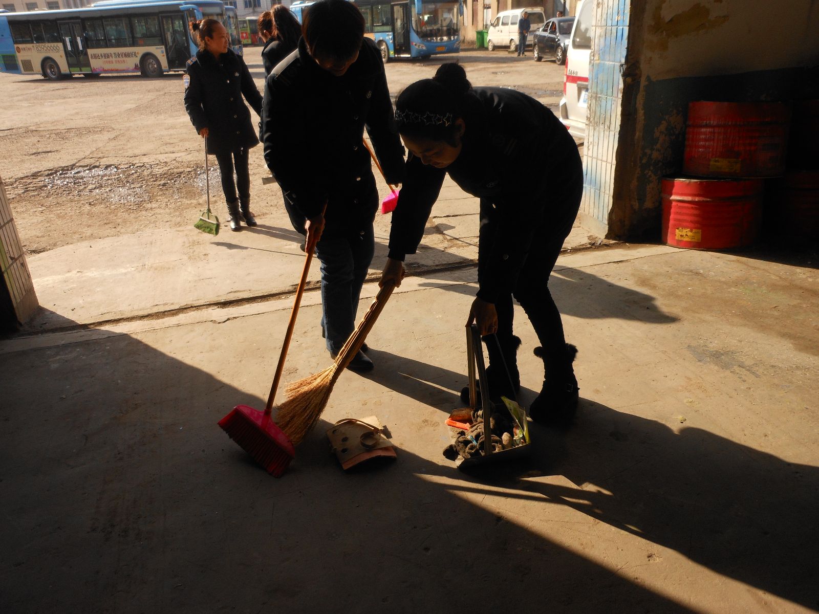 公交維修公司黨支部、工會(huì)組織女工開展“三八婦女節(jié)”活動(dòng)