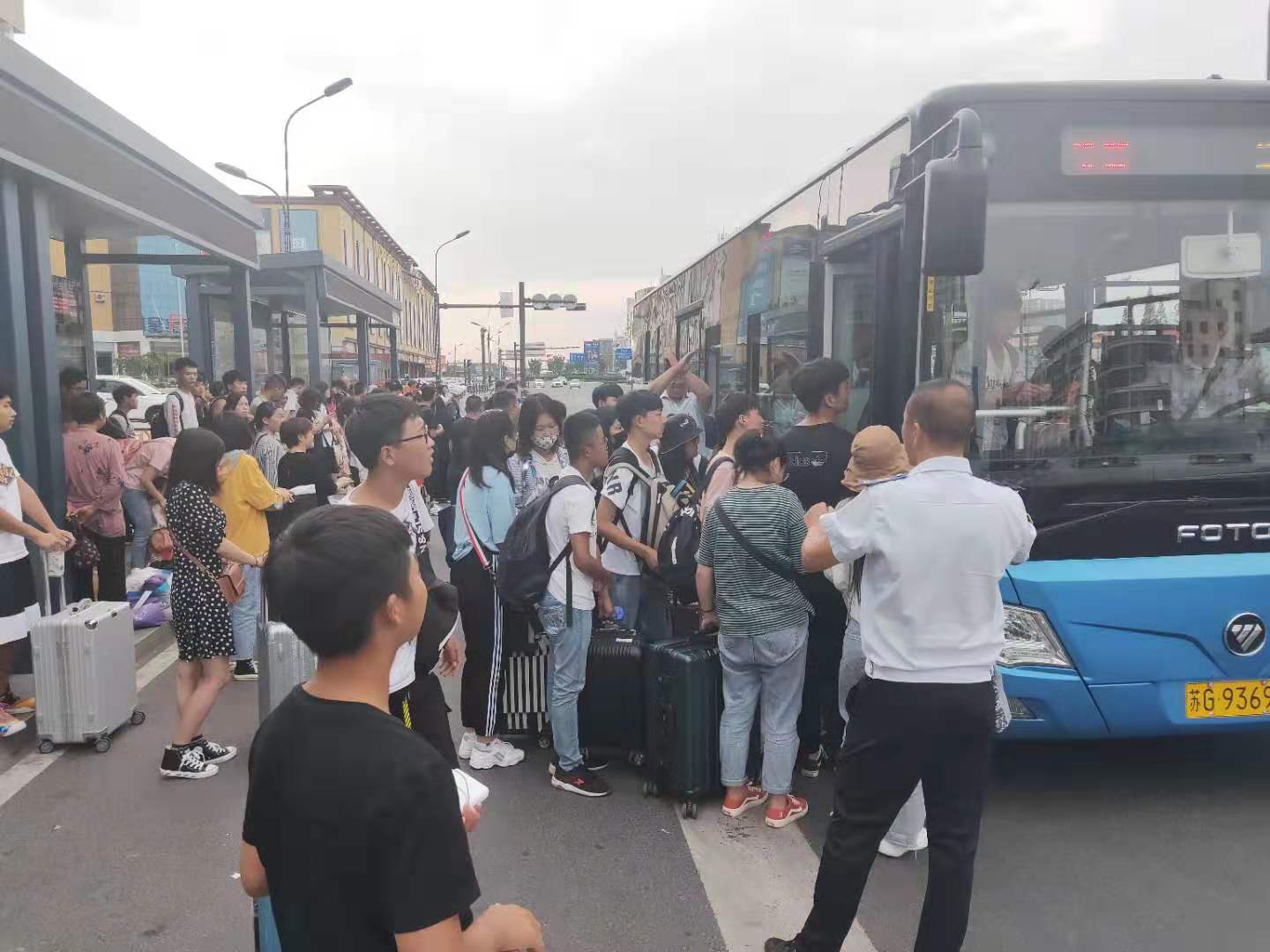 公交集團(tuán)圓滿完成“中秋”小長假交通運輸保障工作