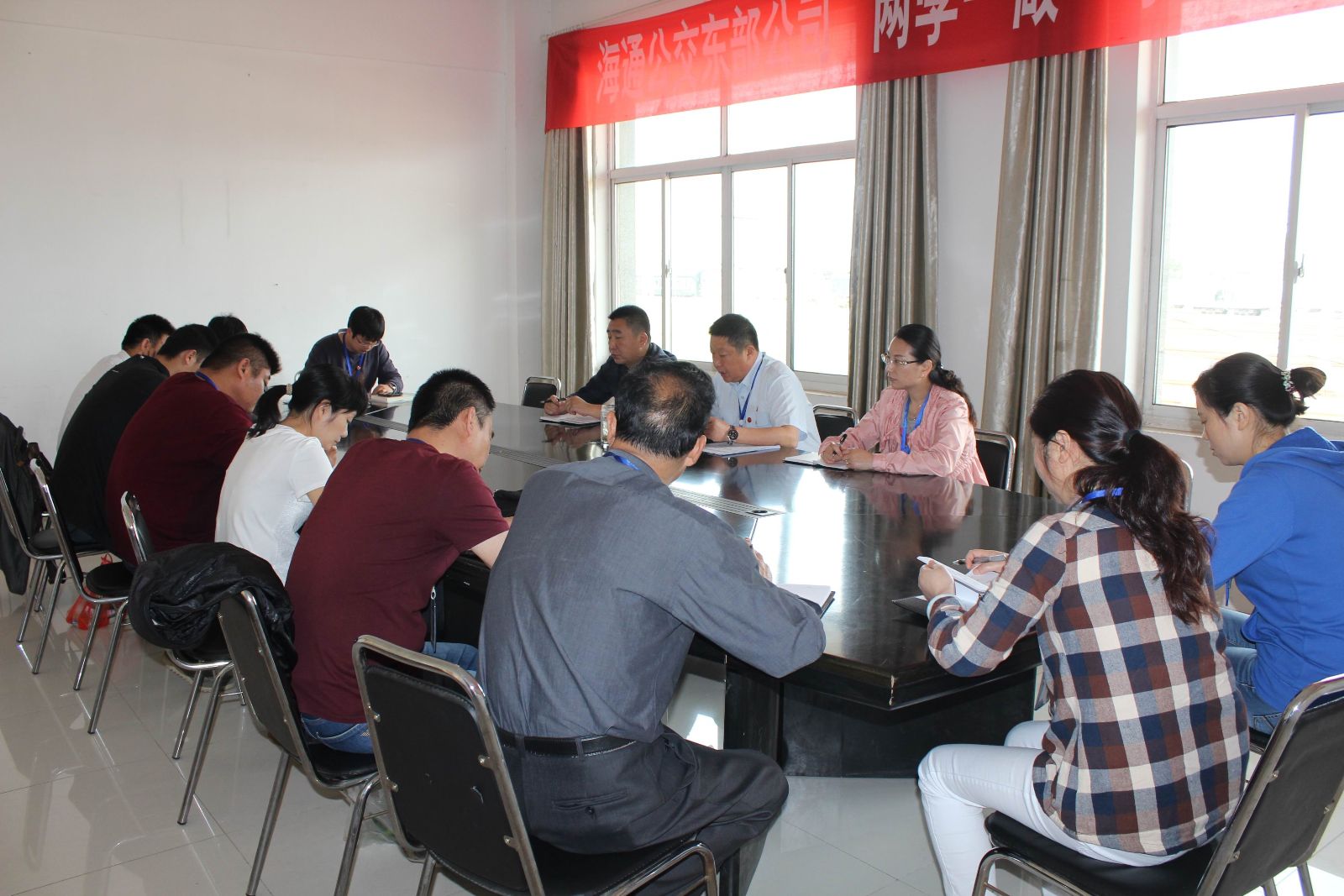 公交東部公司召開創(chuàng)衛(wèi)工作問題整改落實專題會