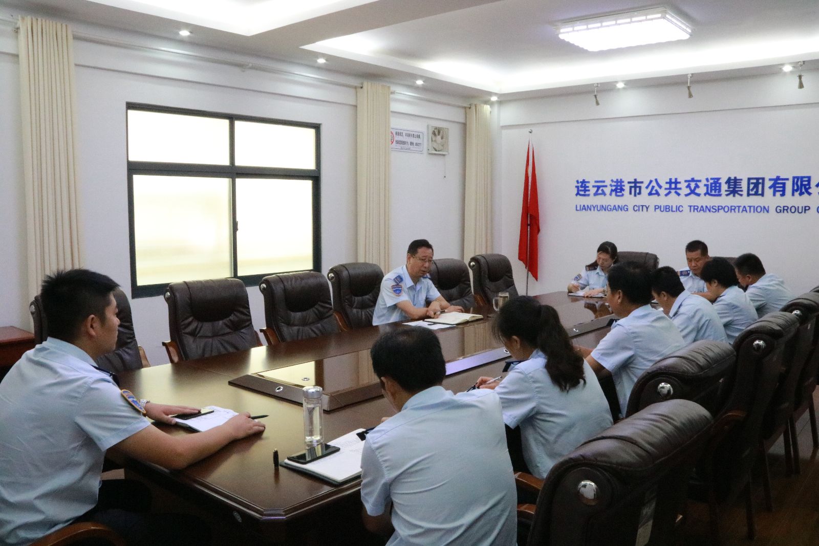 公交集團(tuán)召開機(jī)關(guān)部室工作作風(fēng)專題會議