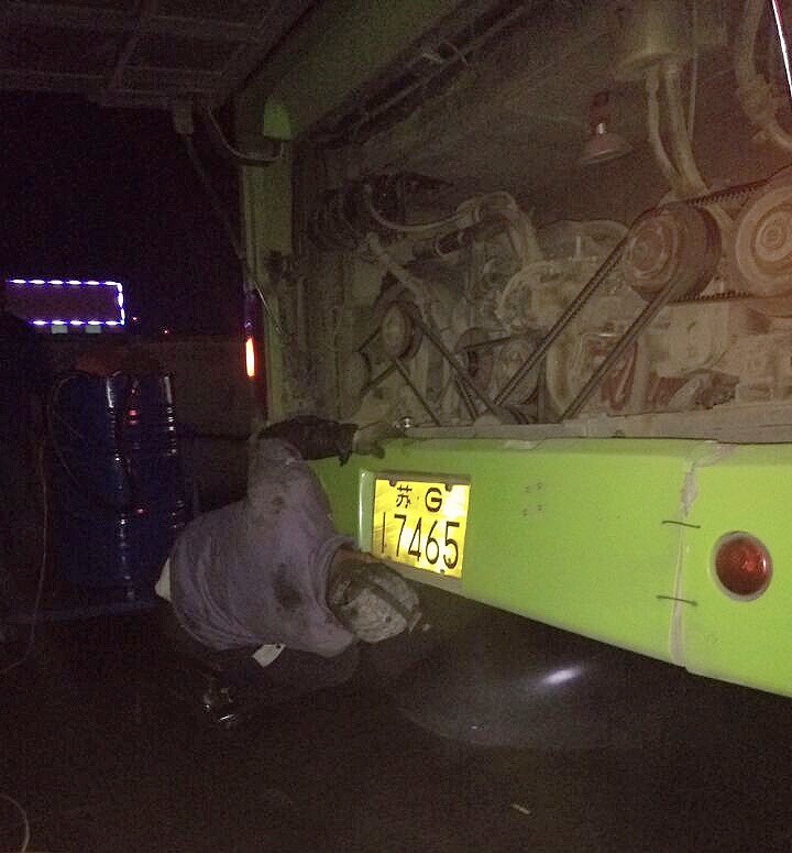 公交東部公司認(rèn)真做好車輛防凍液更換工作