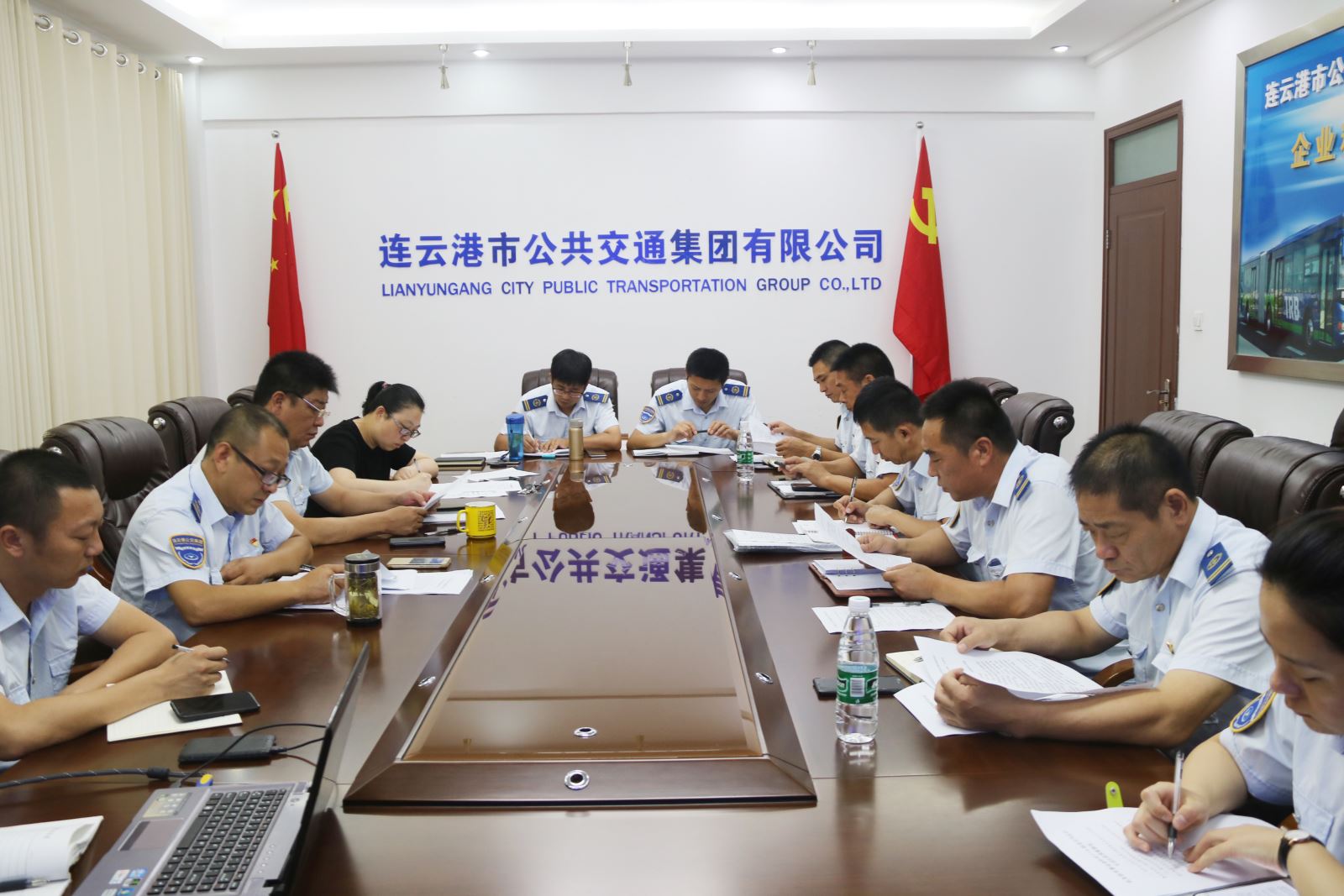 公交集團(tuán)召開安全生產(chǎn)專題會議