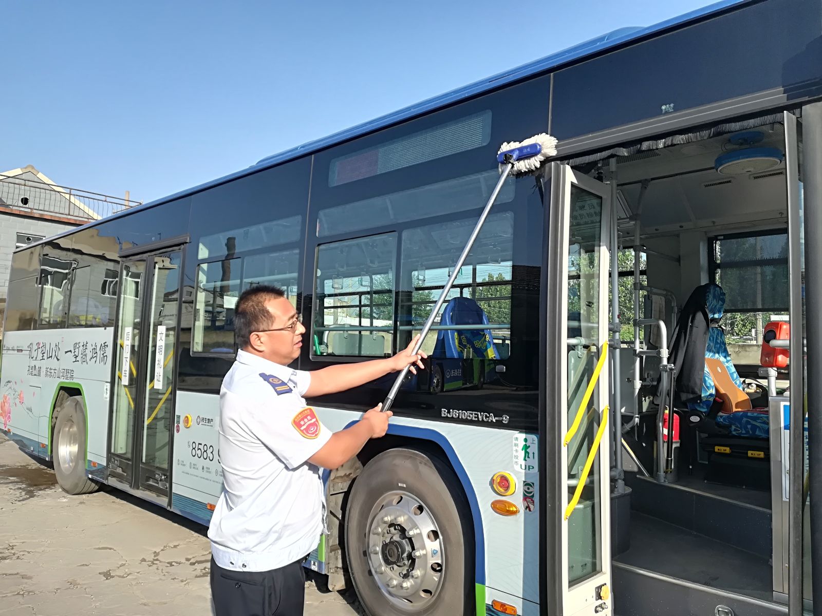 公交集團(tuán)海州公司積極克服困難 做好線路車輛安全生產(chǎn)工作