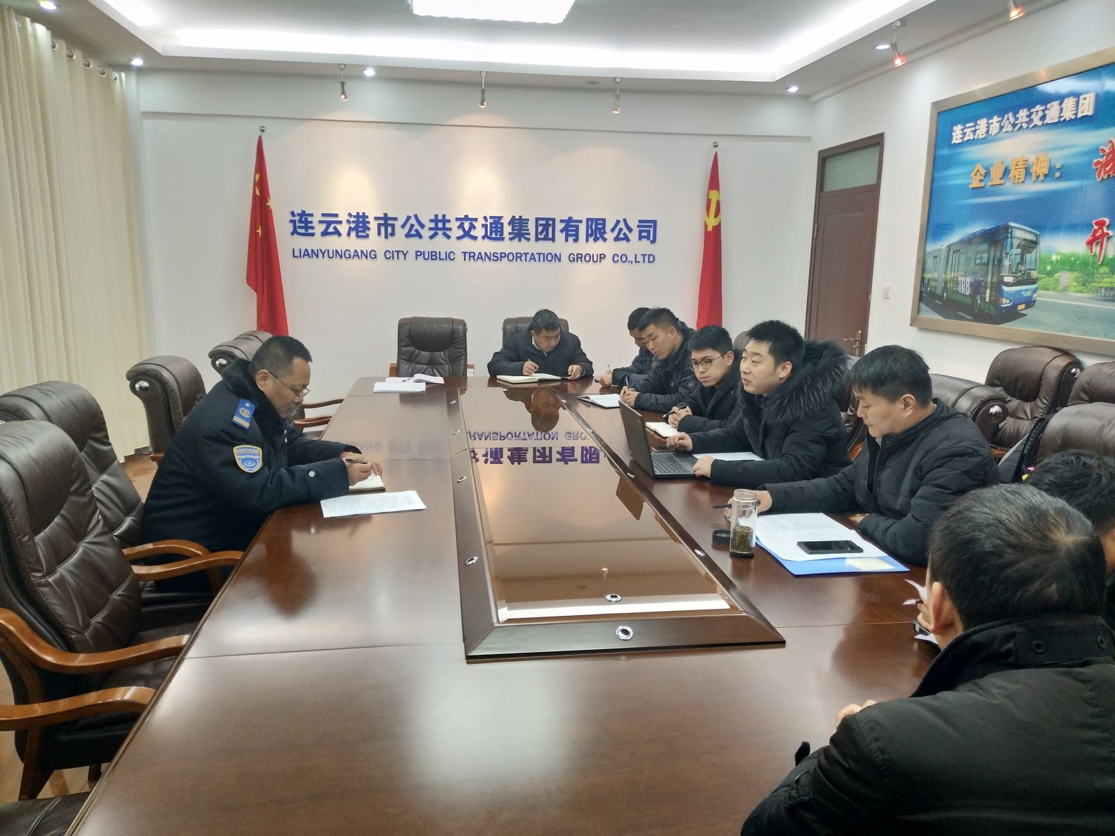 公交集團(tuán)機(jī)務(wù)技術(shù)事業(yè)部召開微宏電池廠家約談會