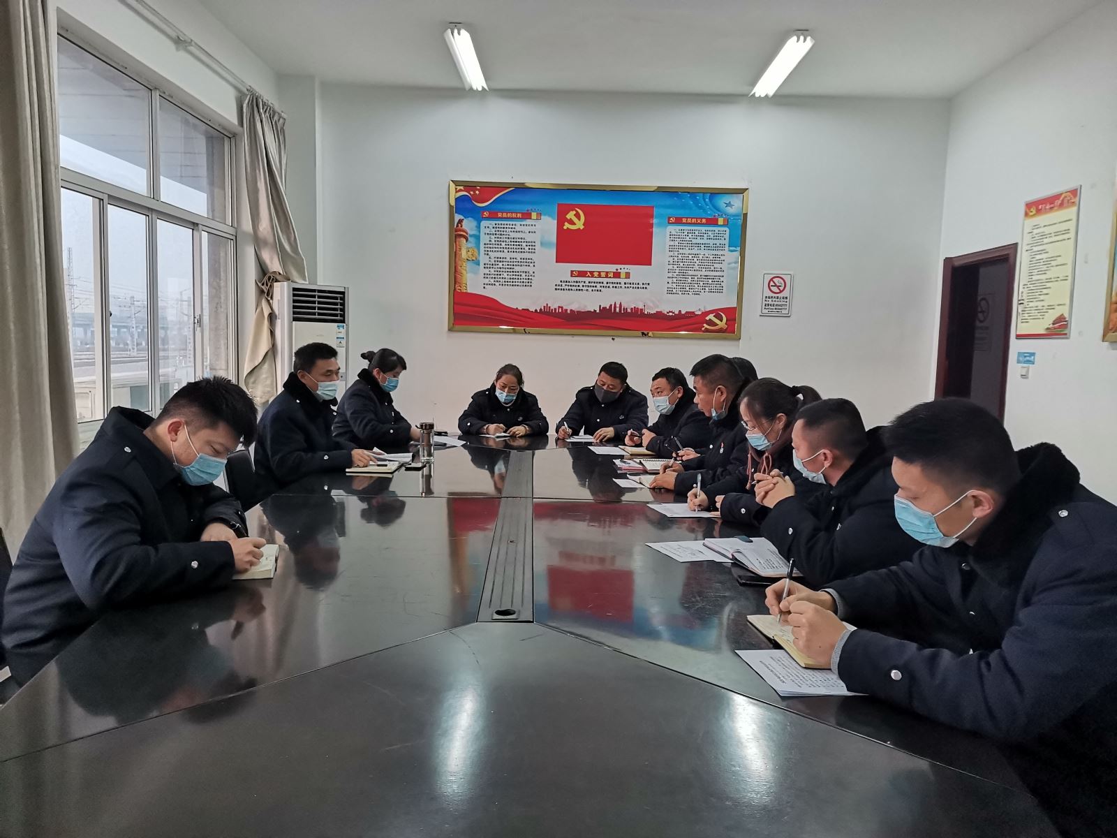 公交集團(tuán)公交事業(yè)二部召開(kāi)2021年首次安全、機(jī)務(wù)工作專題會(huì)議