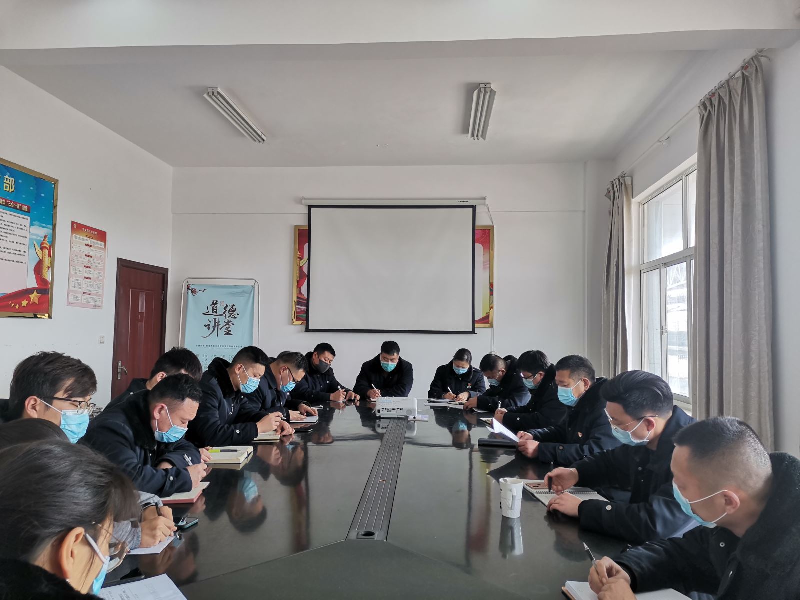 公交集團公交事業(yè)二部召開春節(jié)節(jié)前黨風廉政專題會